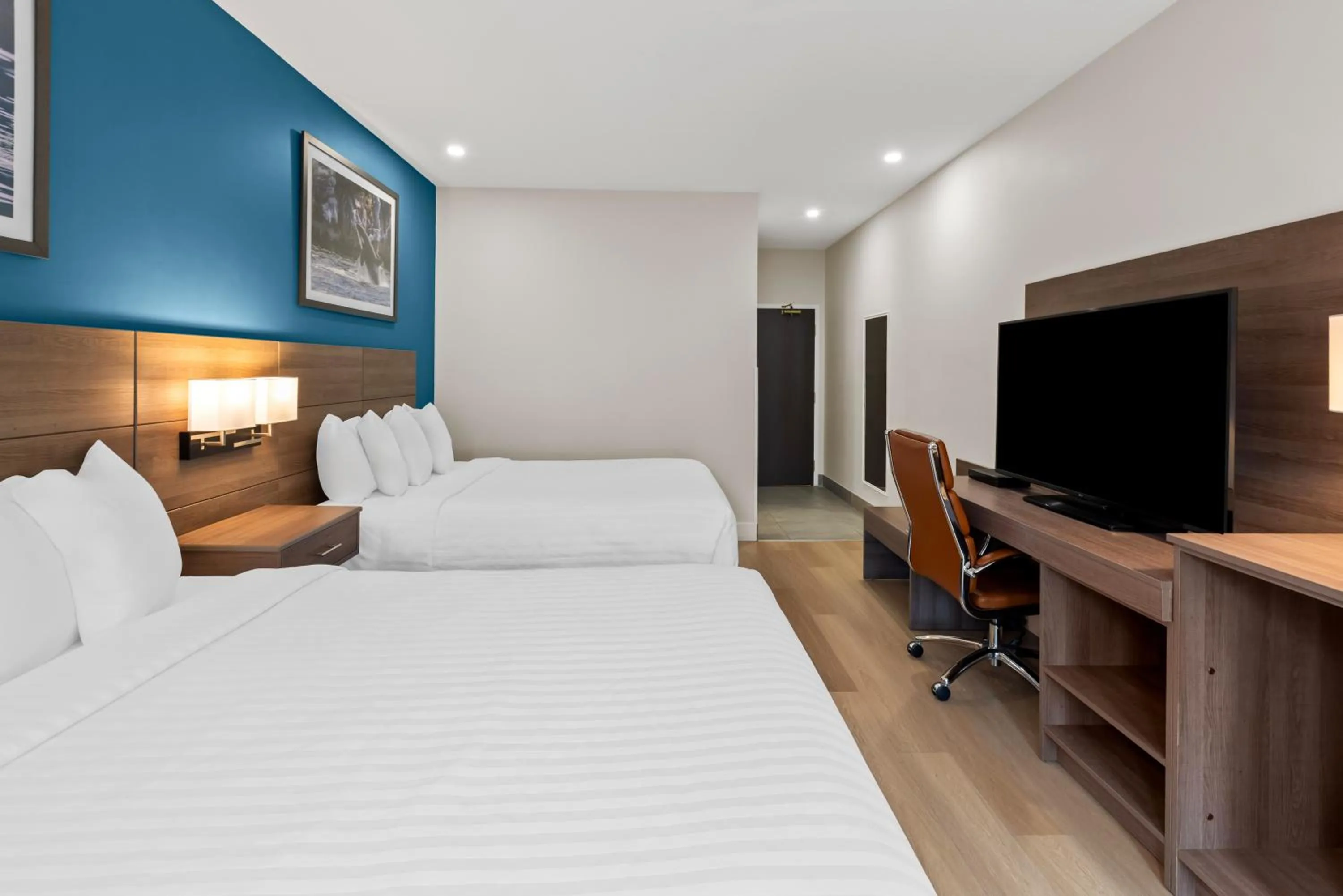 Bed in Travelodge by Wyndham Parksville