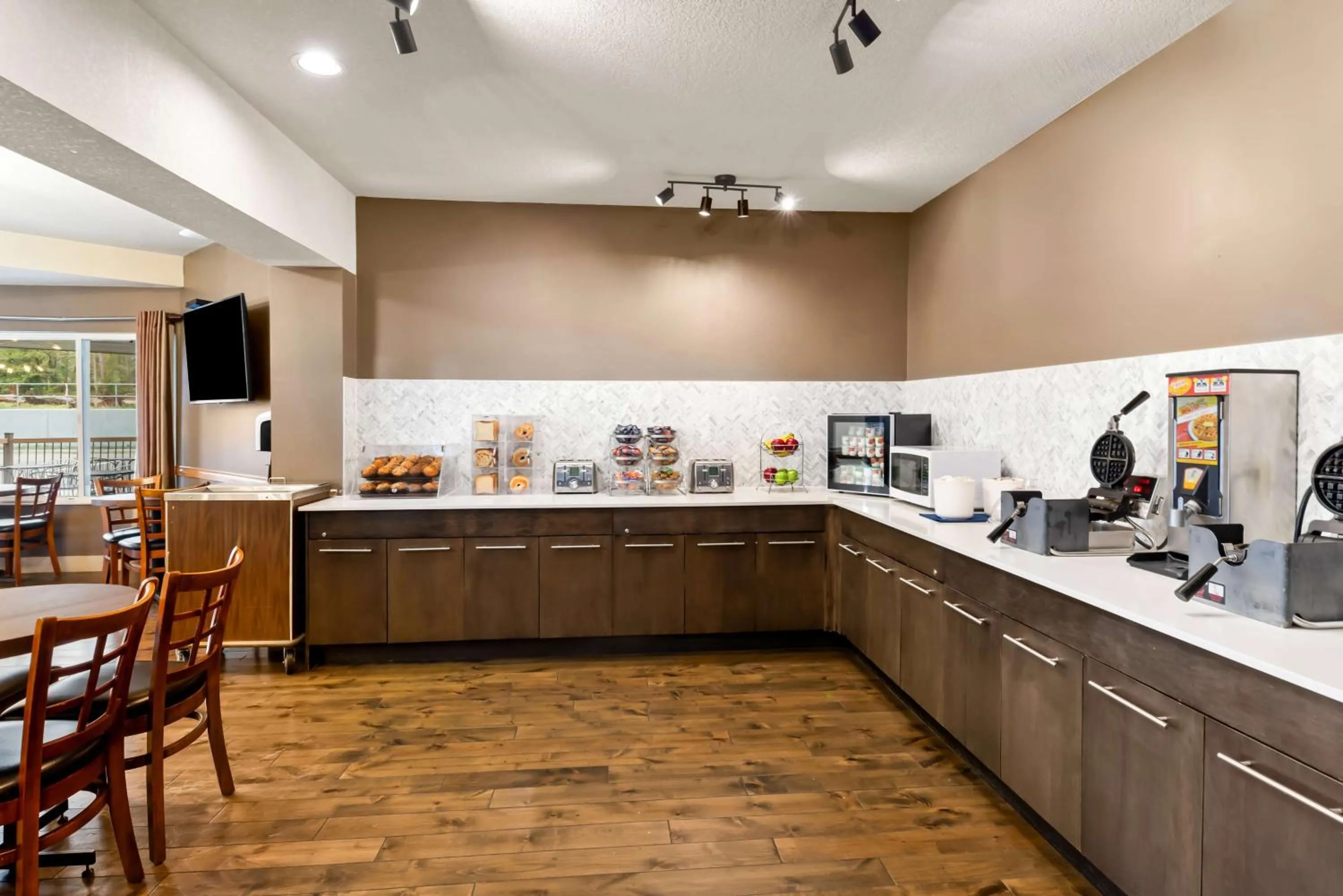 Breakfast in Travelodge by Wyndham Parksville