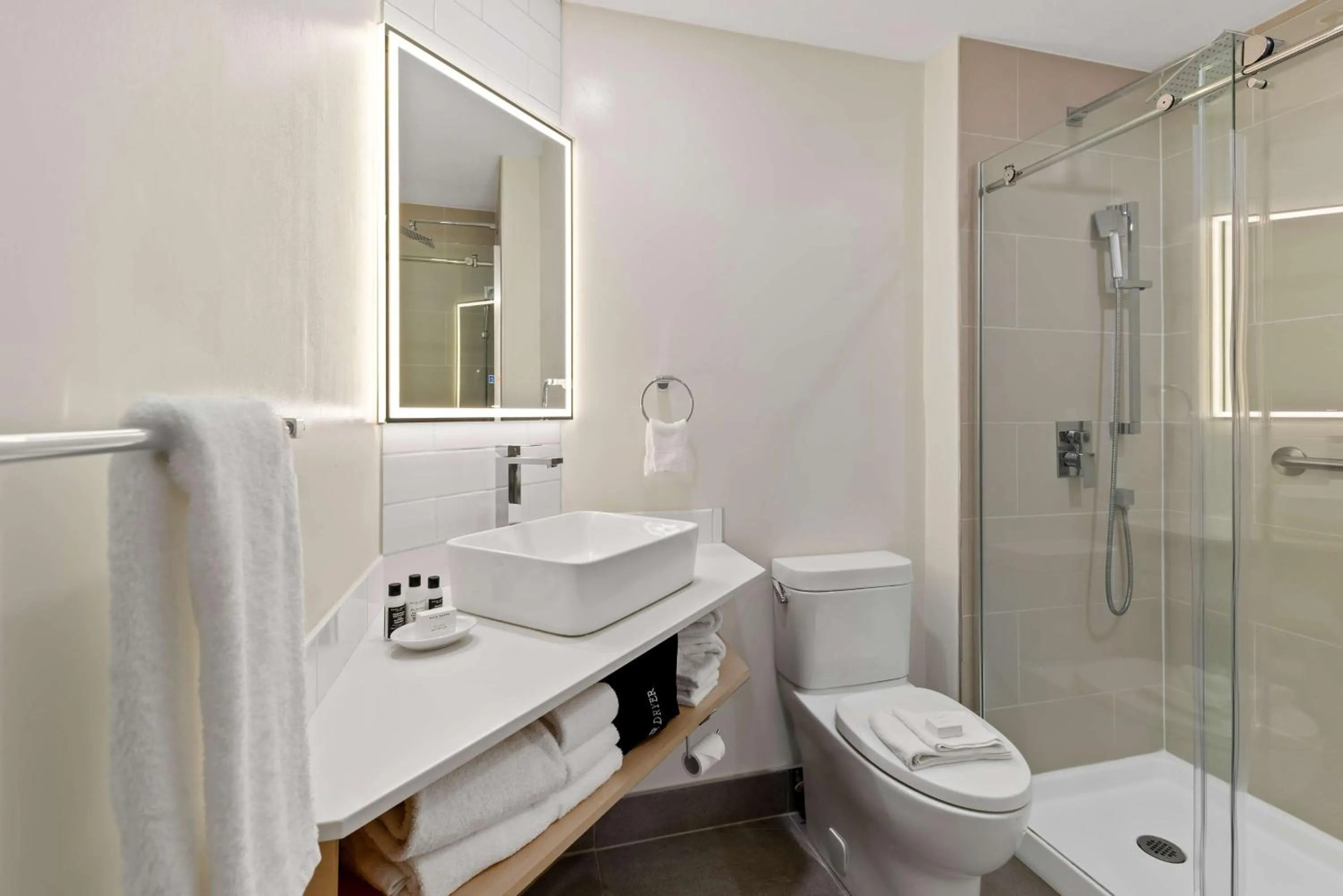 Bathroom in Travelodge by Wyndham Parksville