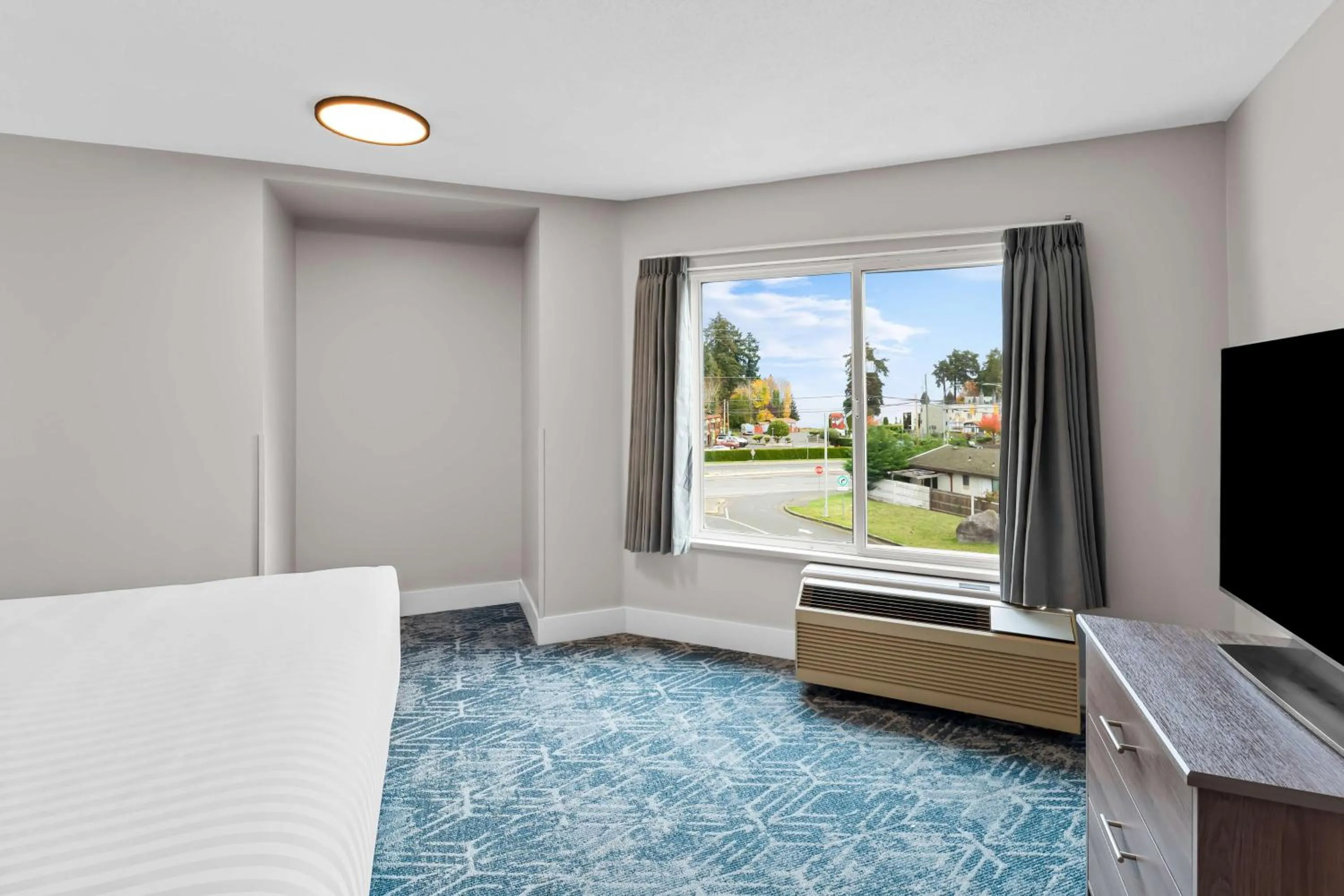 Bedroom, Bed in Travelodge by Wyndham Parksville