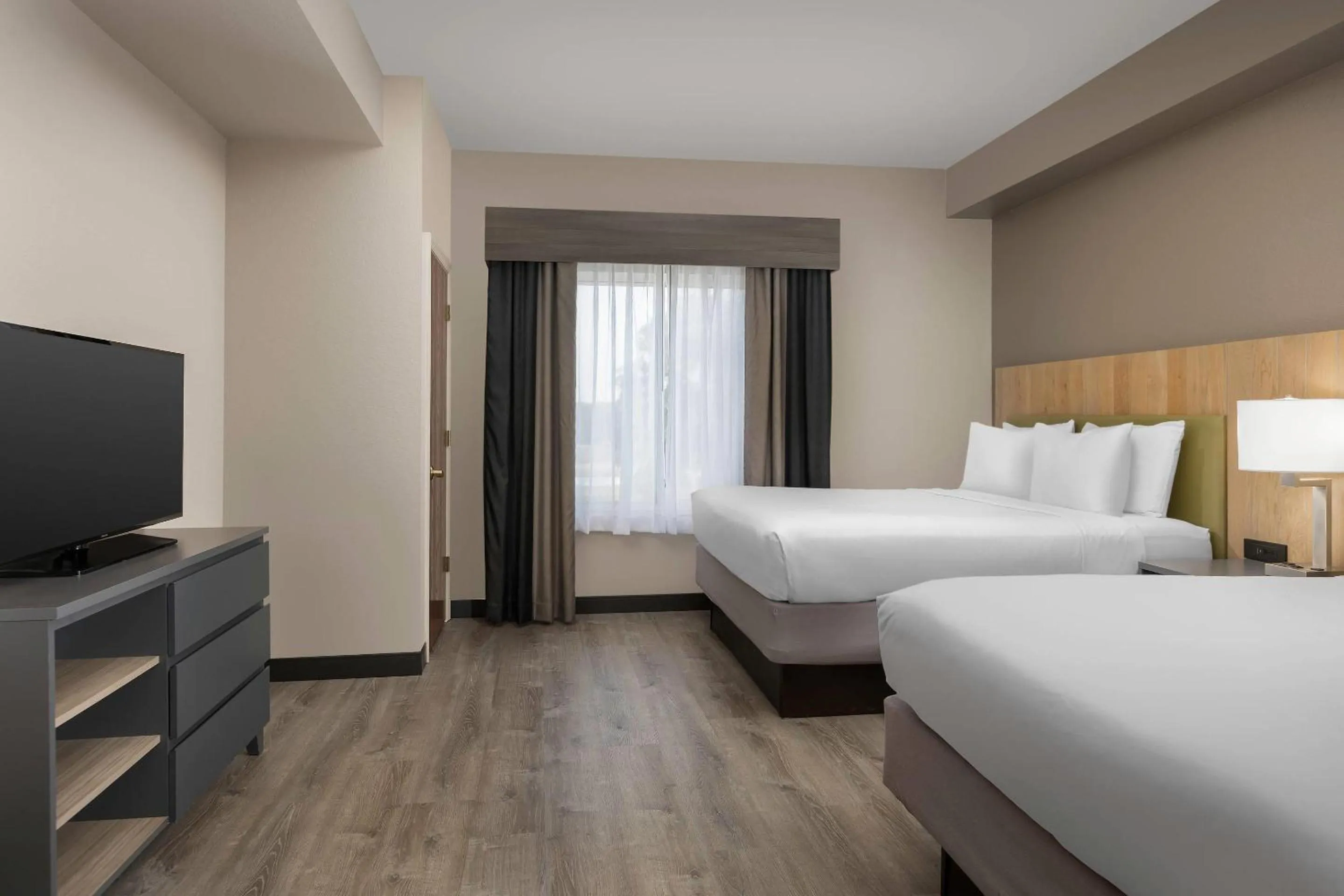 Bedroom, Bed in Country Inn & Suites by Radisson, Gainesville, FL