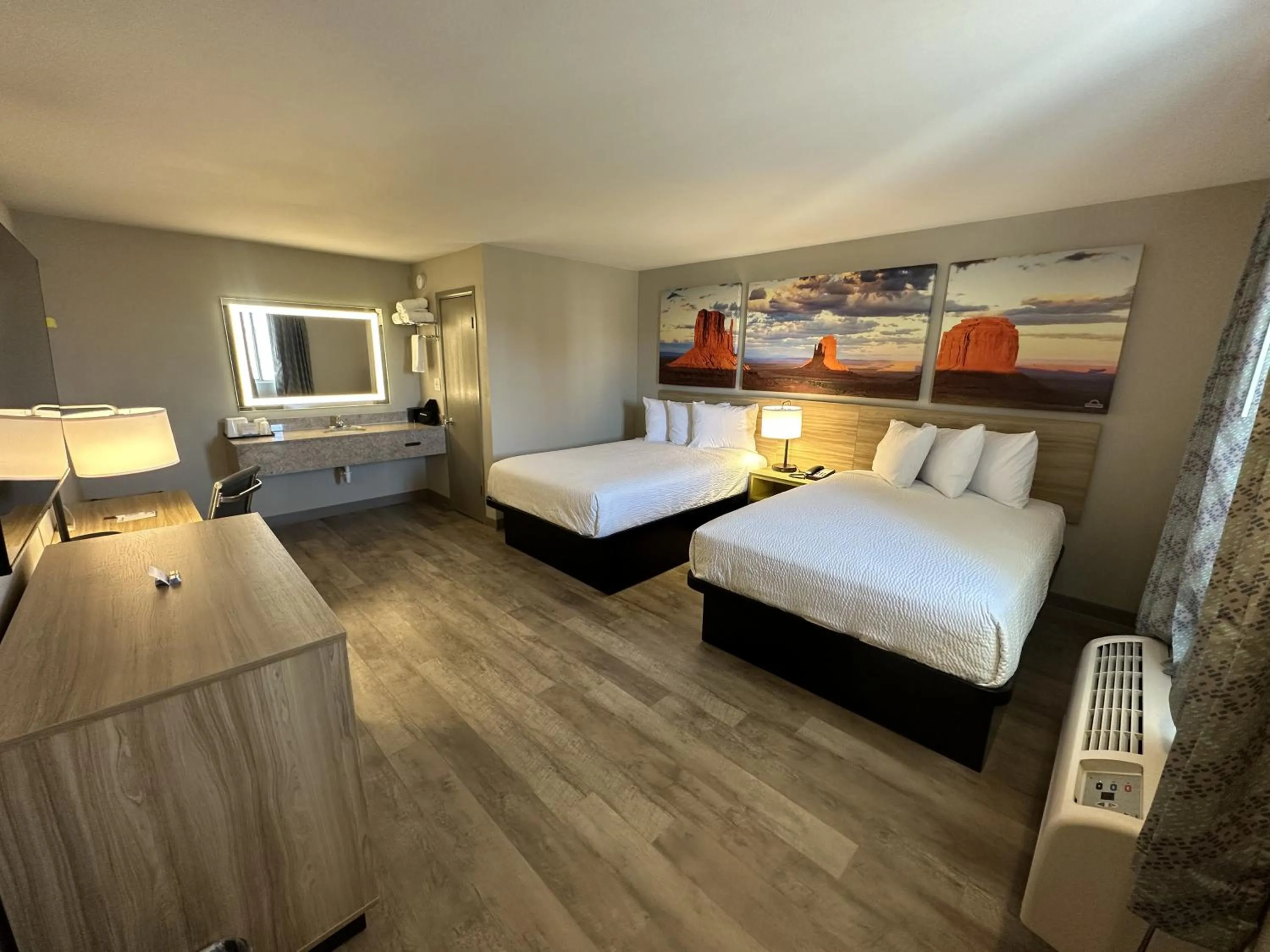 Bed in Days Inn by Wyndham Farmington NM