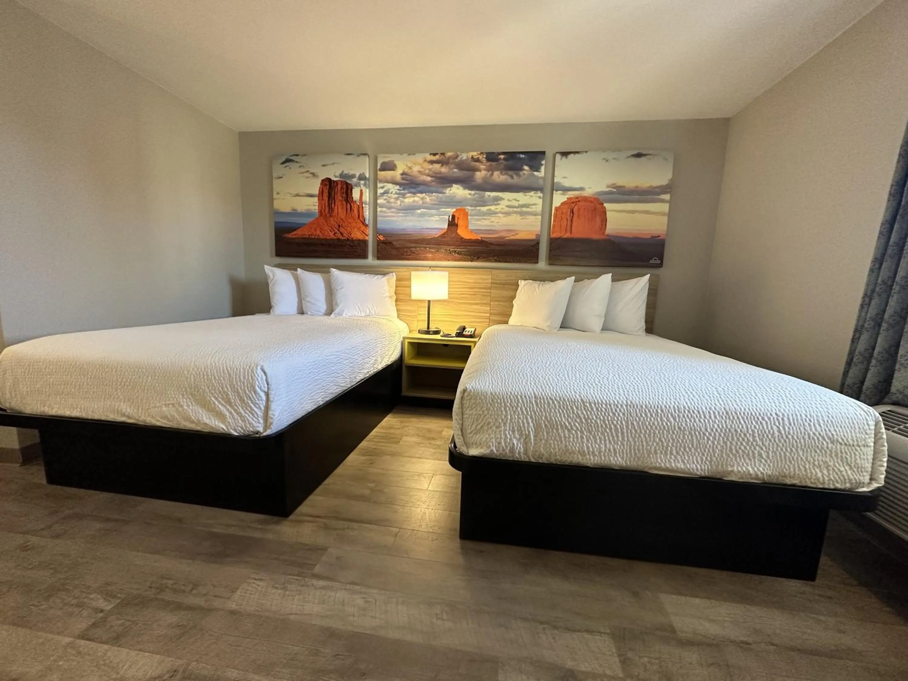 Bed in Days Inn by Wyndham Farmington NM