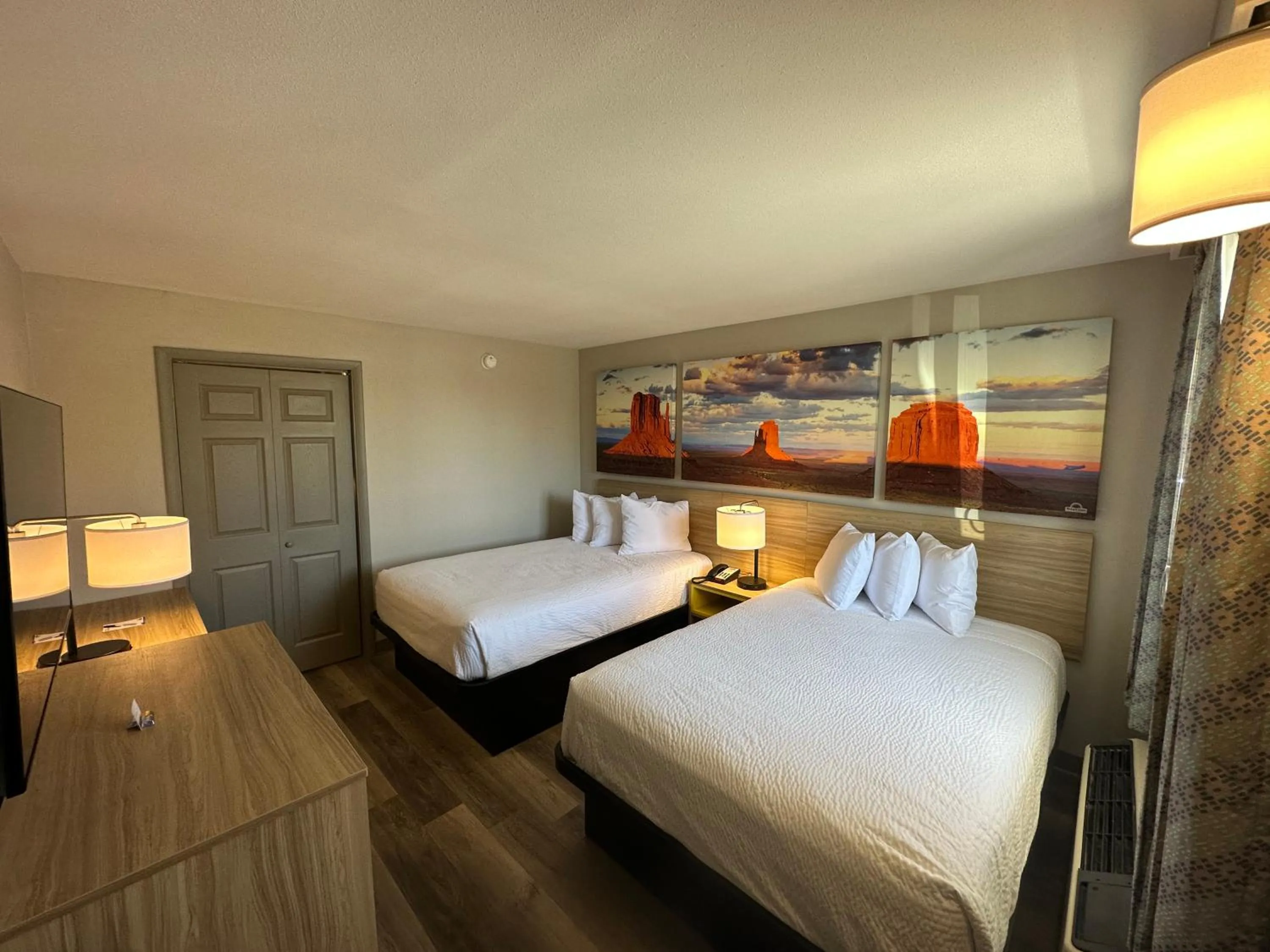 Bed in Days Inn by Wyndham Farmington NM