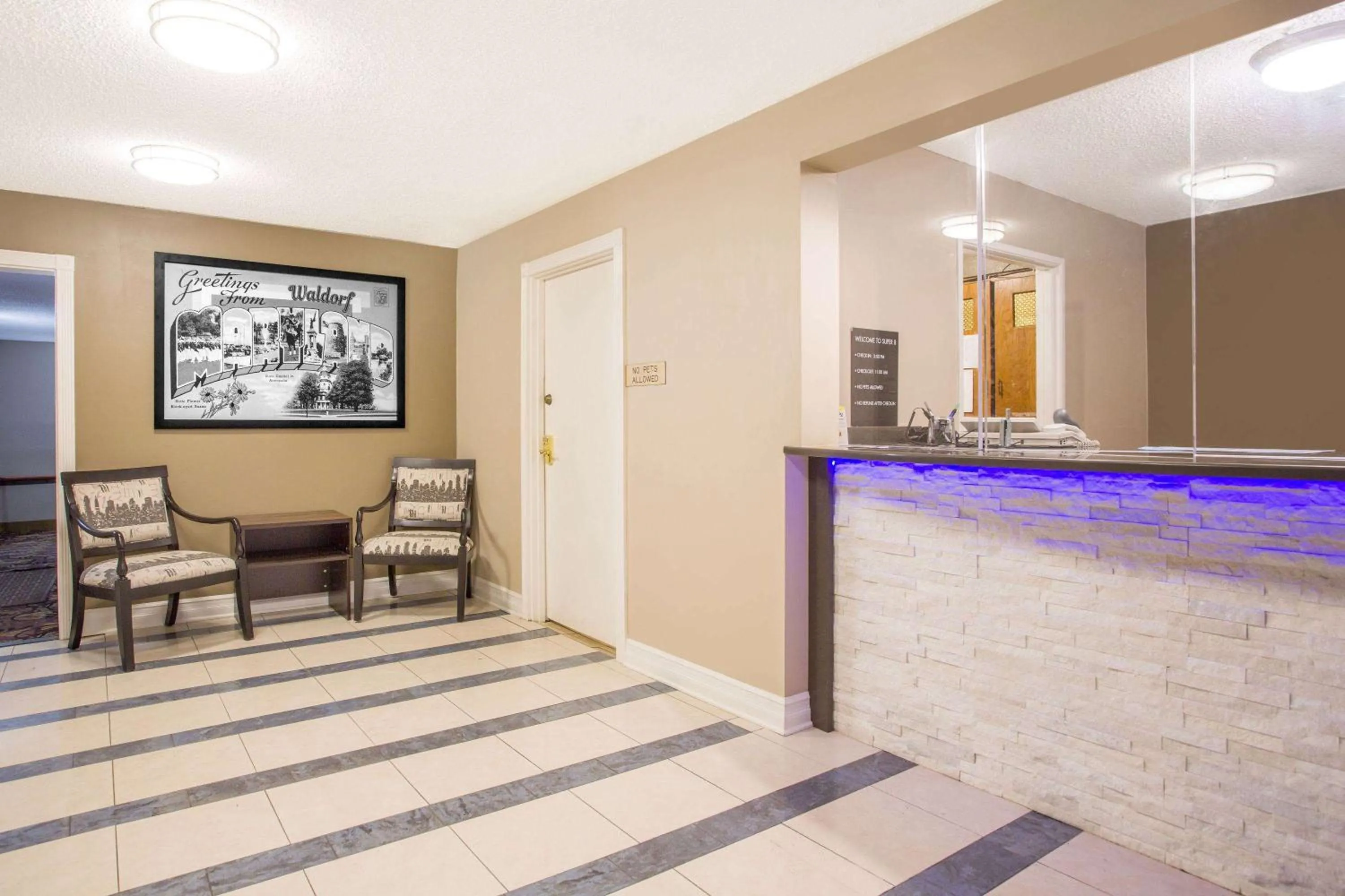 Lobby or reception in Super 8 by Wyndham Waldorf