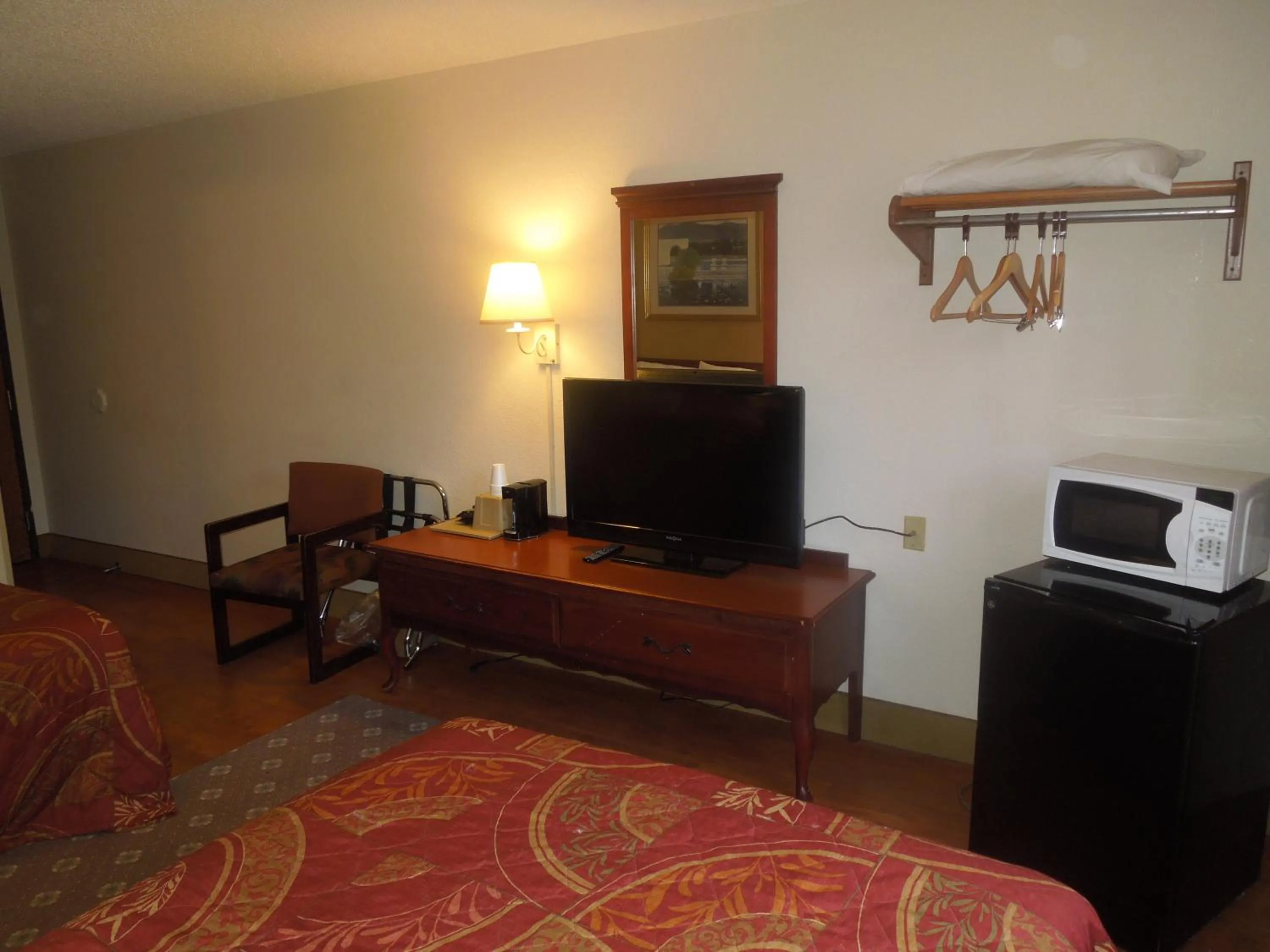 Bed in Super 8 by Wyndham Waldorf