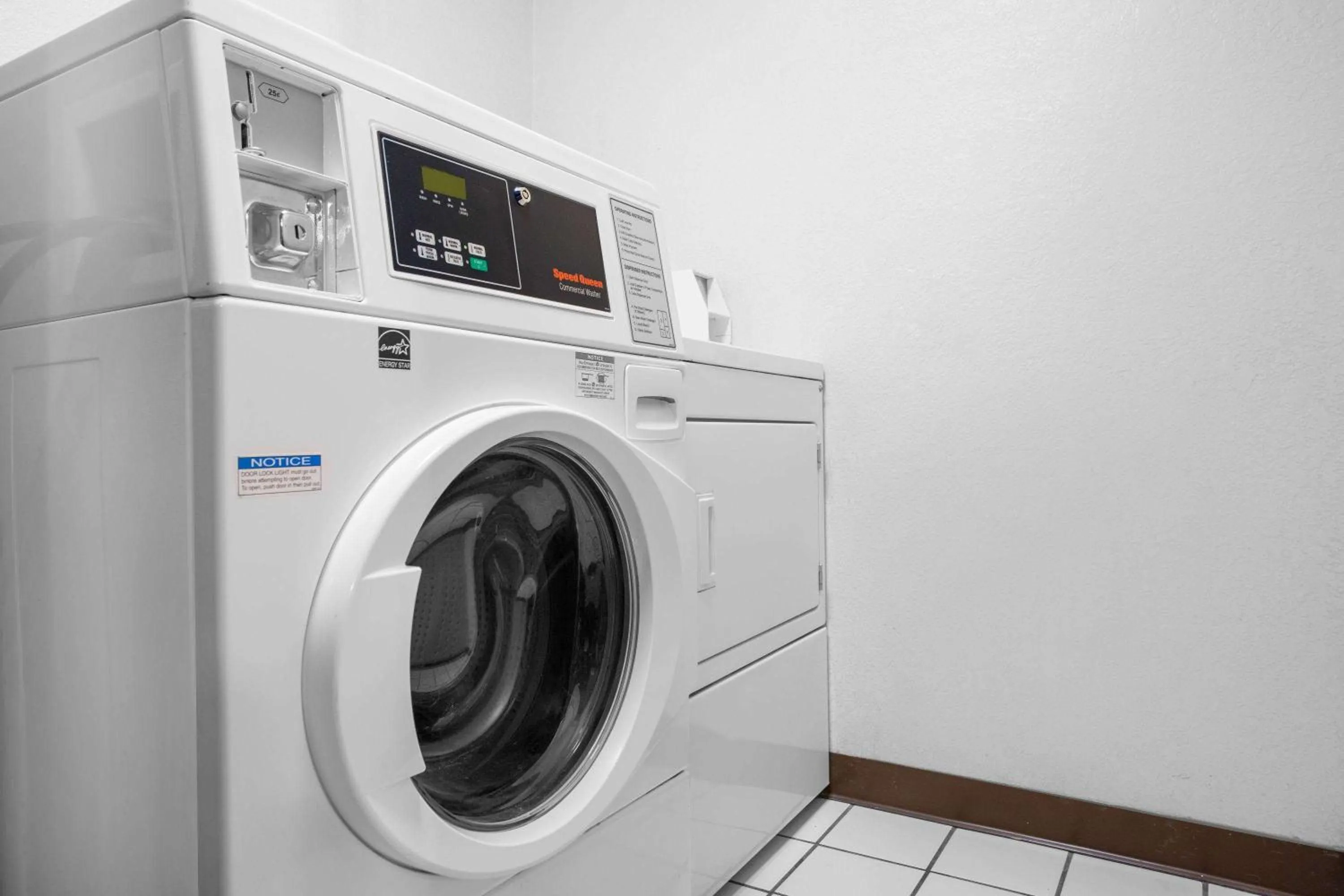 On site in Super 8 by Wyndham Waldorf