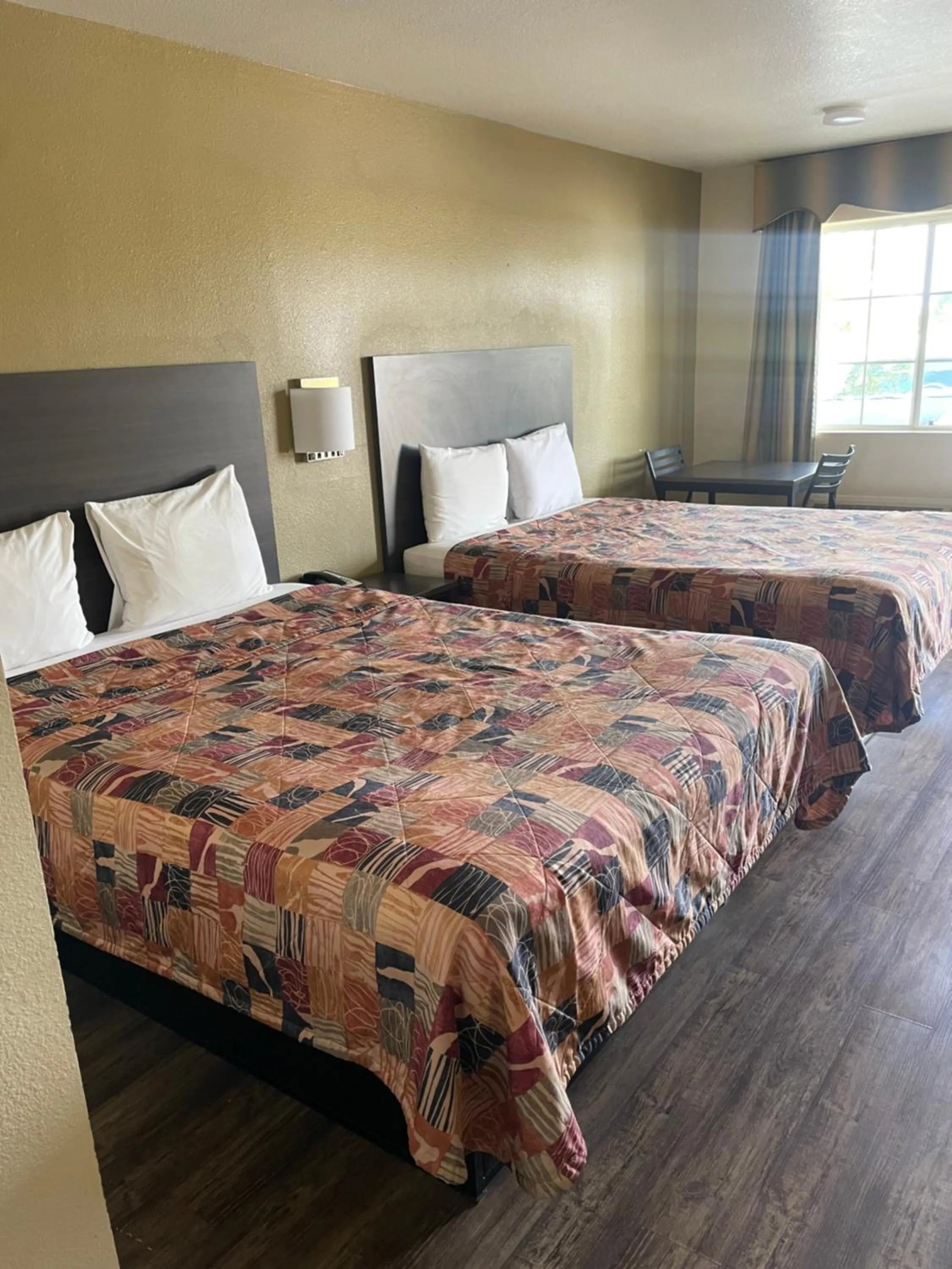 Bed in Relax Inn Marlin