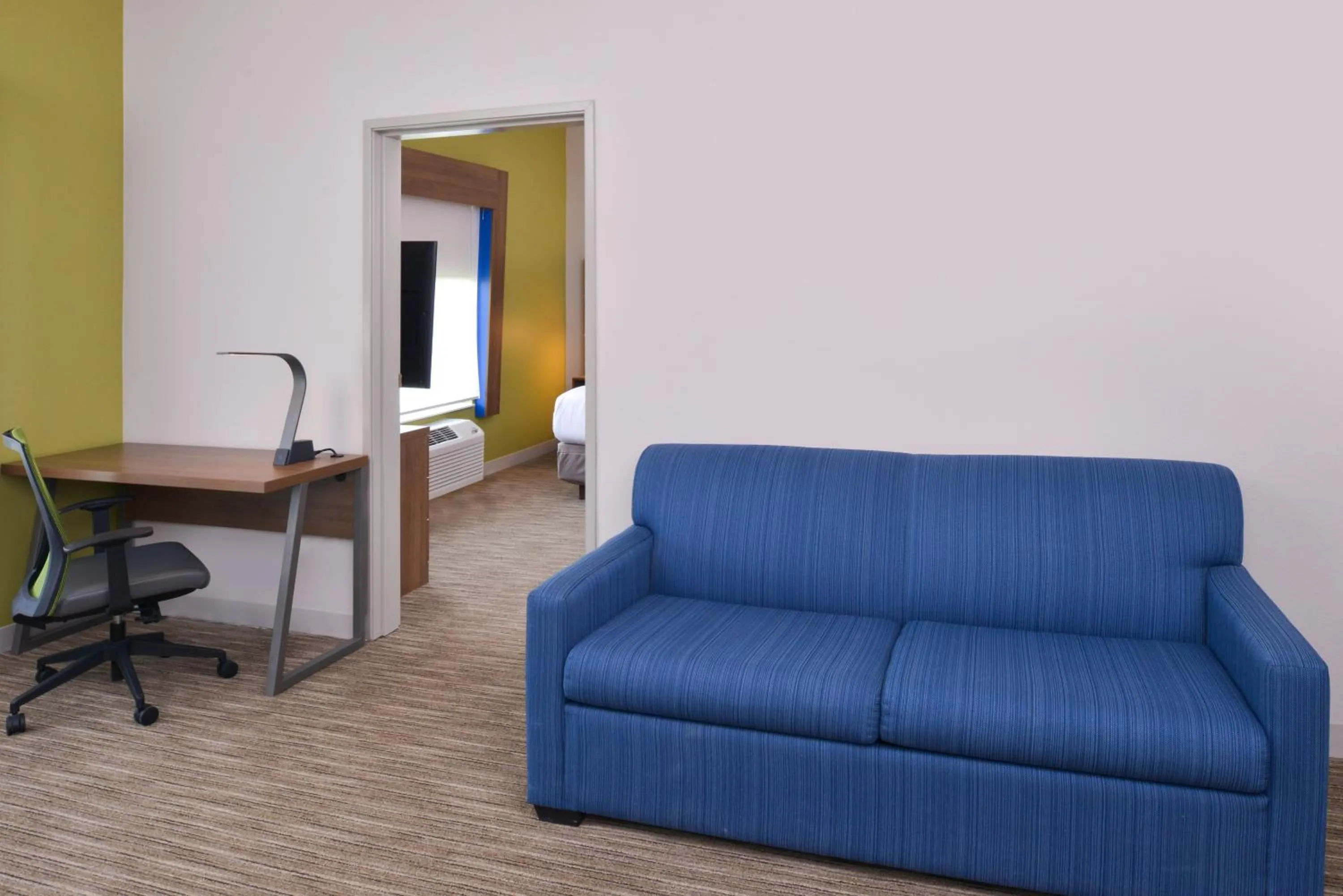 Photo of the whole room in Holiday Inn Express & Suites - Omaha - 120th and Maple by IHG