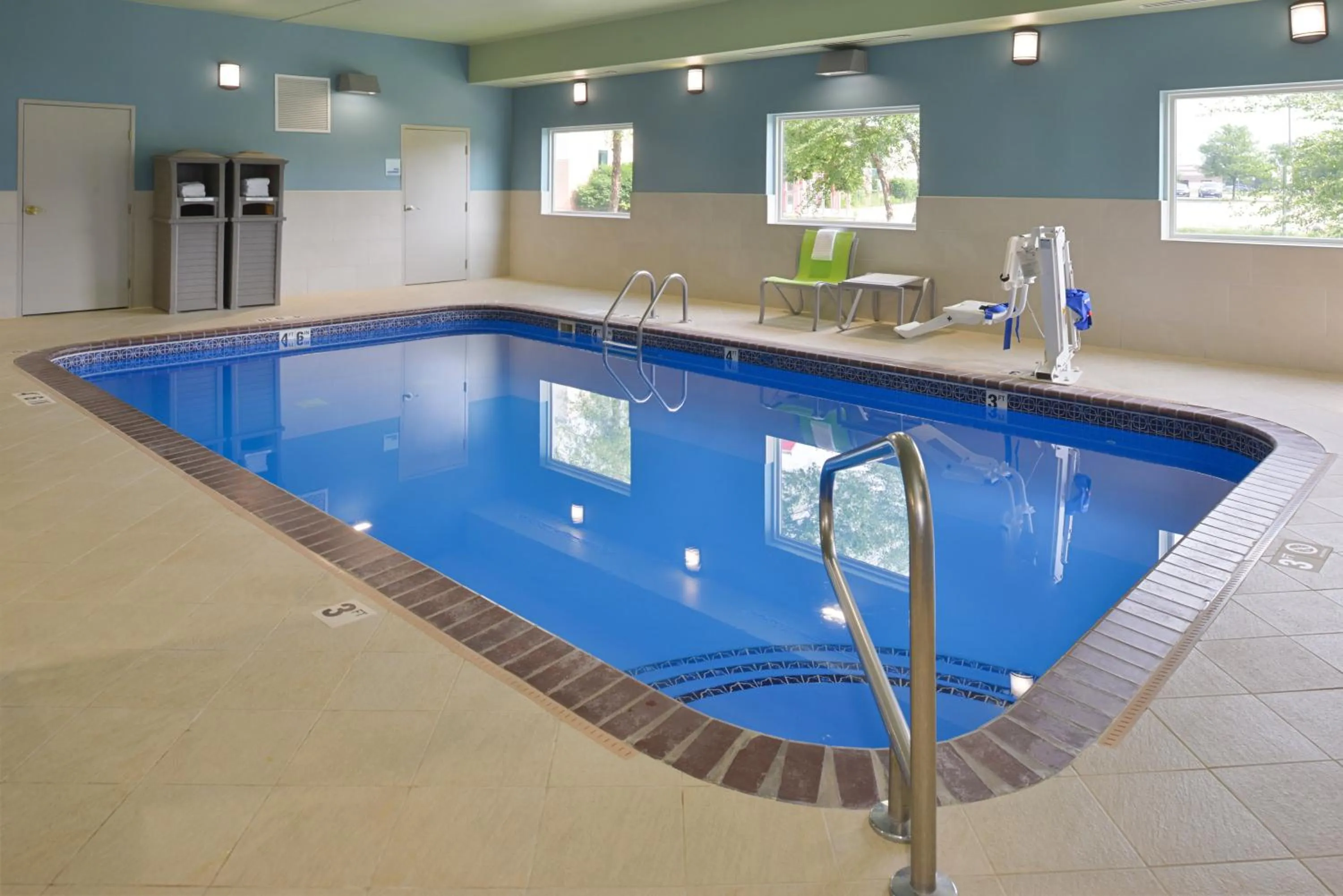 Swimming pool in Holiday Inn Express & Suites - Omaha - 120th and Maple by IHG