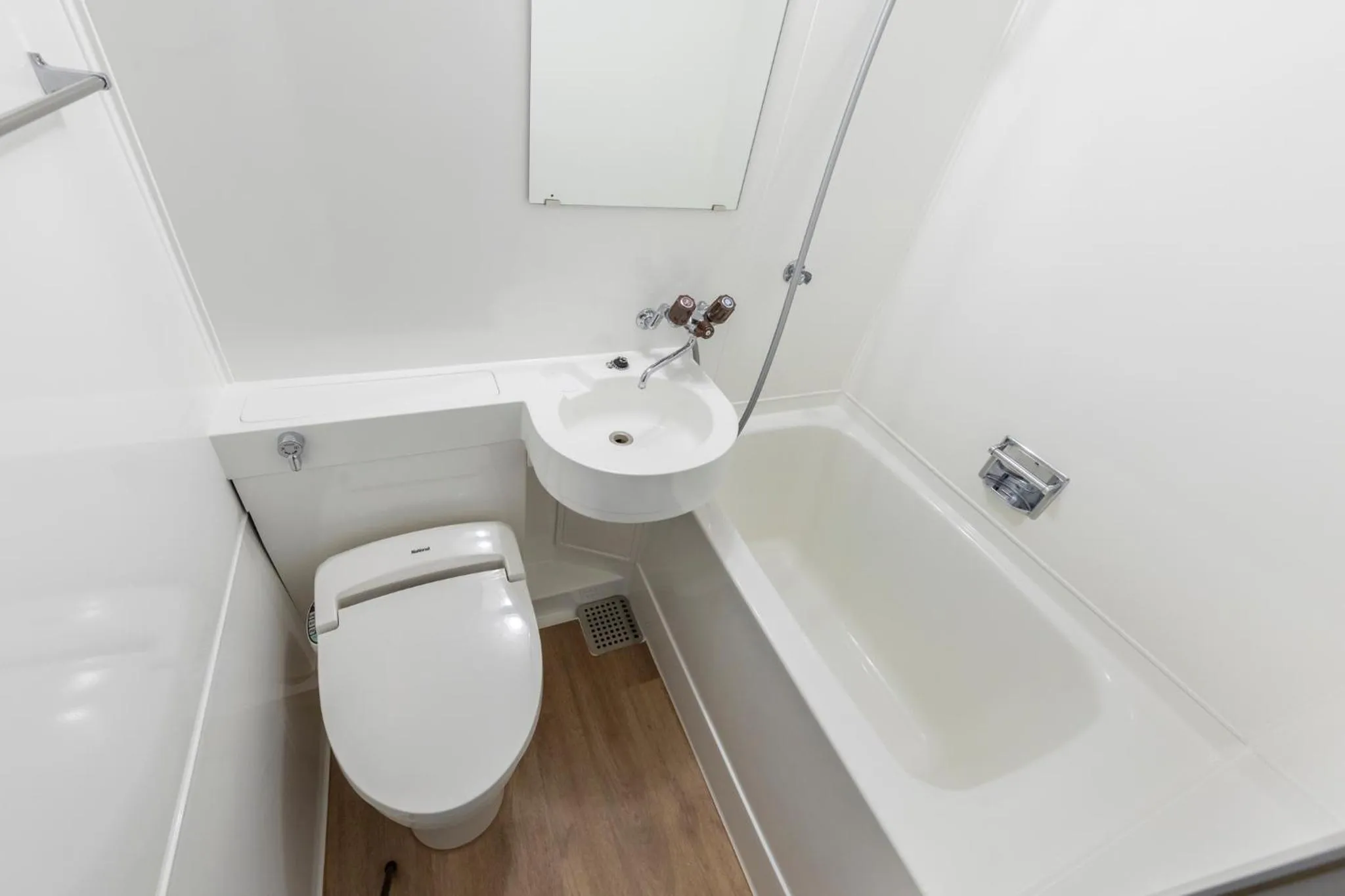 Shower in Court Hotel Niigata