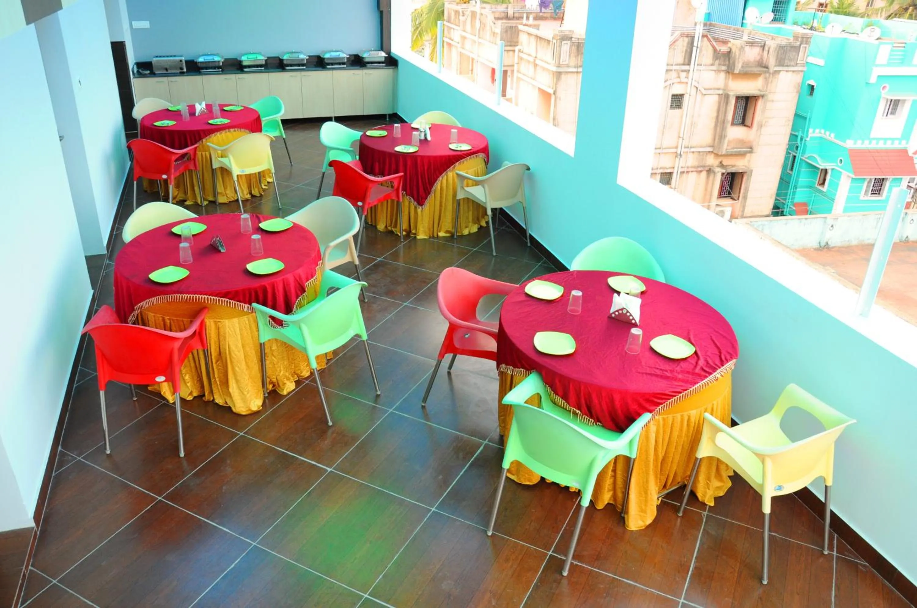 Dining area in Saibala Budget Airport Hotel