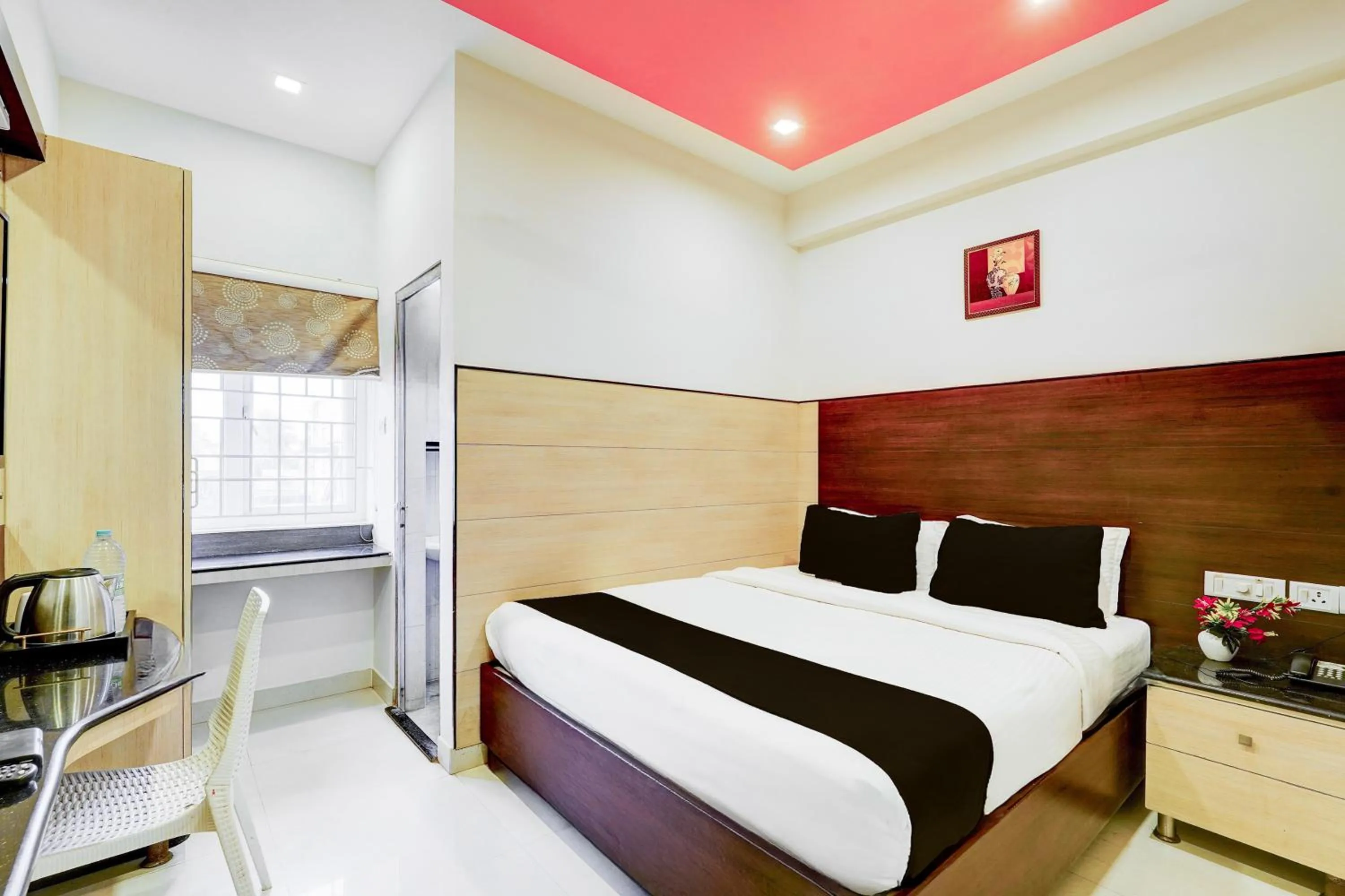Bedroom, Bed in Super Townhouse Chennai Near Airport Formerly Sai Bala Budget