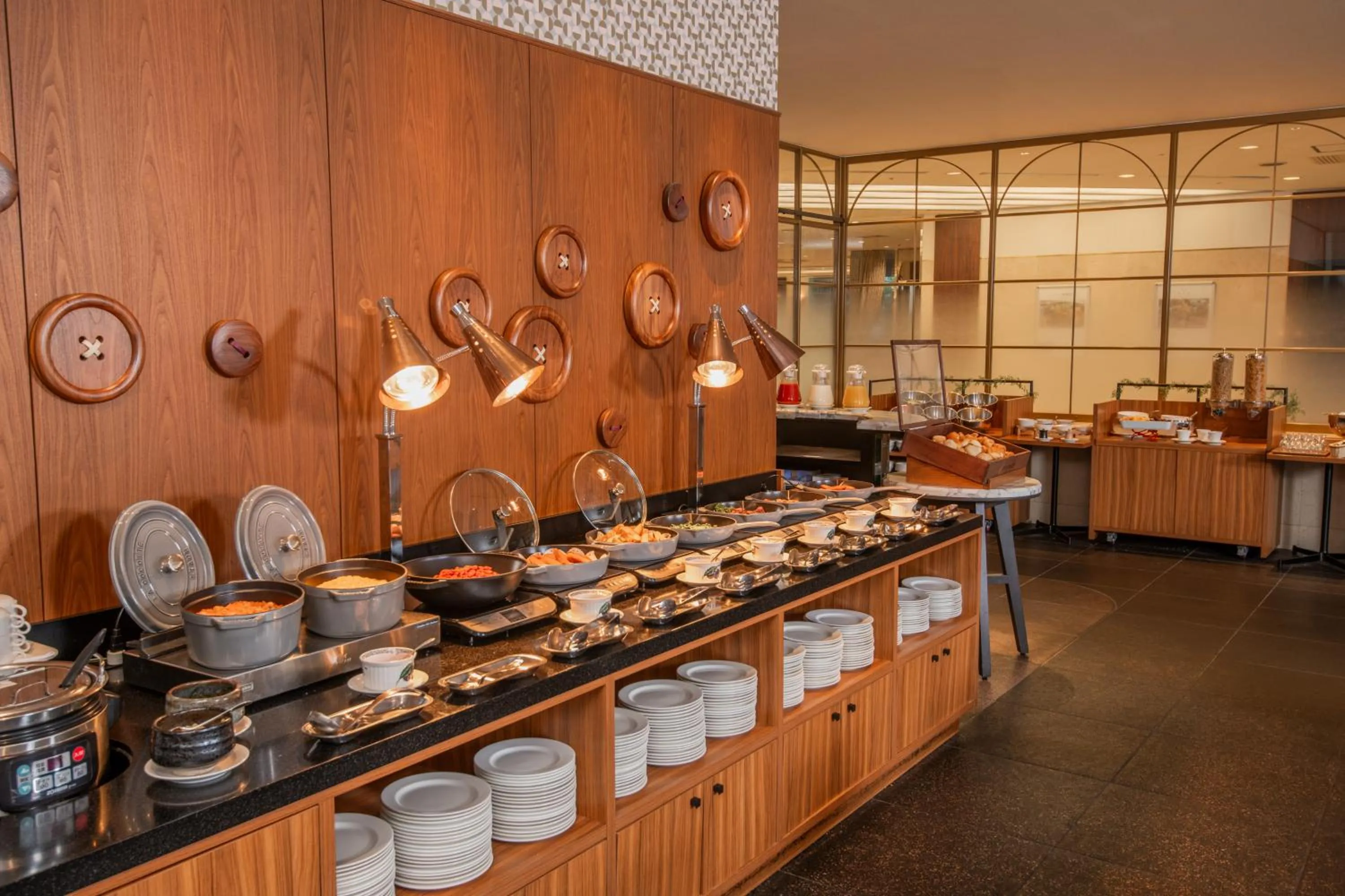 Restaurant/places to eat in ART HOTEL Nippori Lungwood