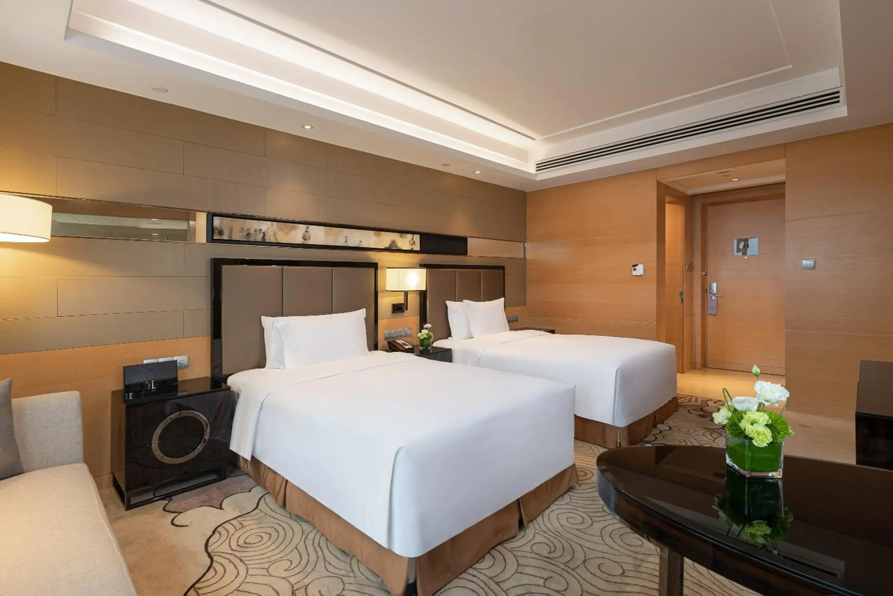 Standard Twin Room in Crowne Plaza Xi'an by IHG Standard Twin Room in Crowne Plaza Xi'an by IHG