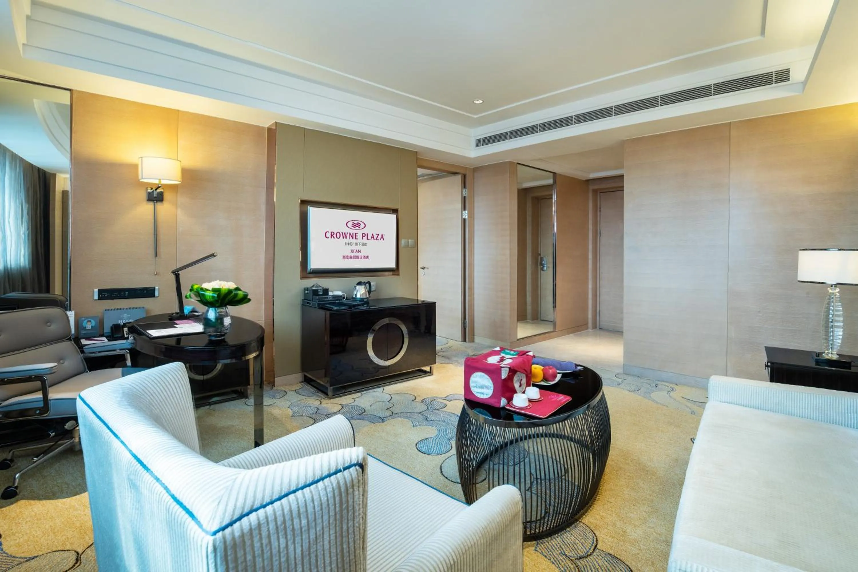 Photo of the whole room in Crowne Plaza Xi'an by IHG