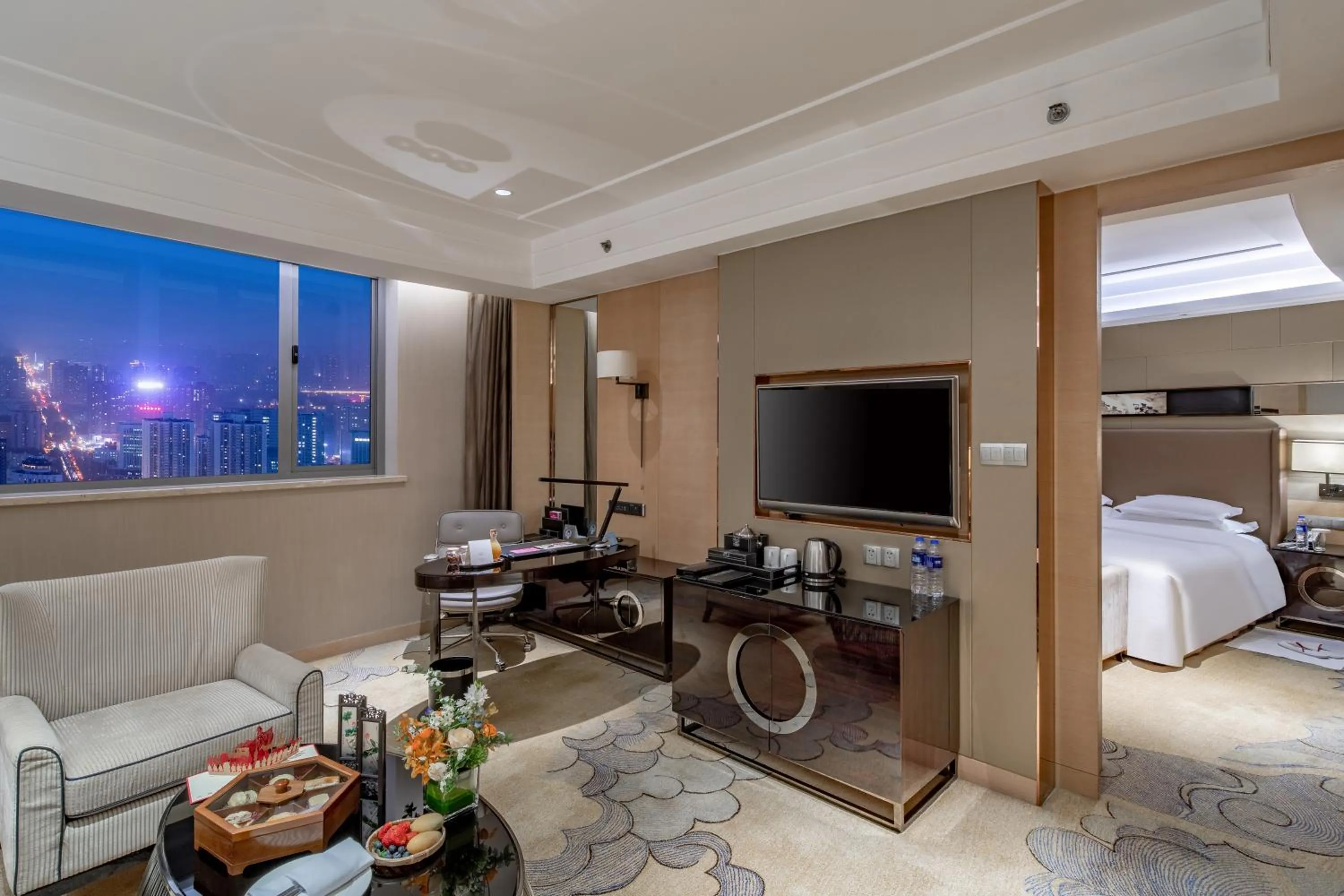 Living room, Bed in Crowne Plaza Xi'an by IHG