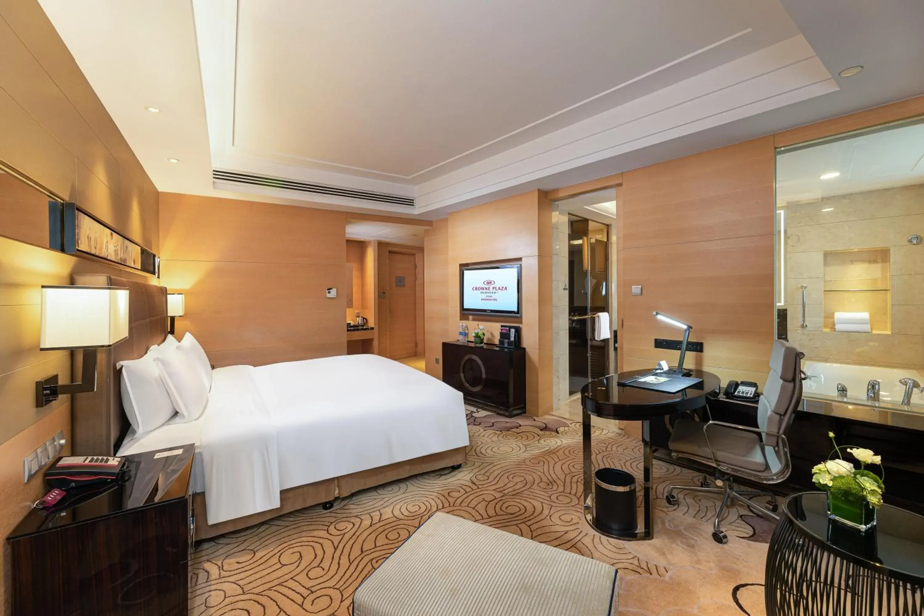 Standard King Room - Accessible in Crowne Plaza Xi'an by IHG Standard King Room - Accessible in Crowne Plaza Xi'an by IHG