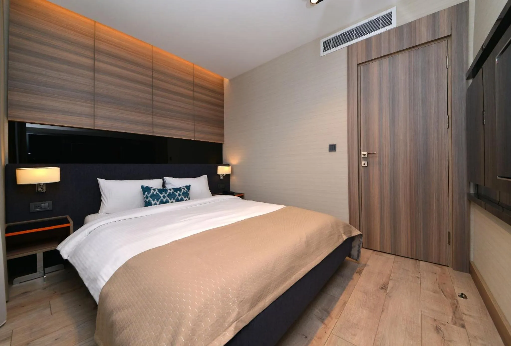 Bed in Nish Palace Exlusive Suites