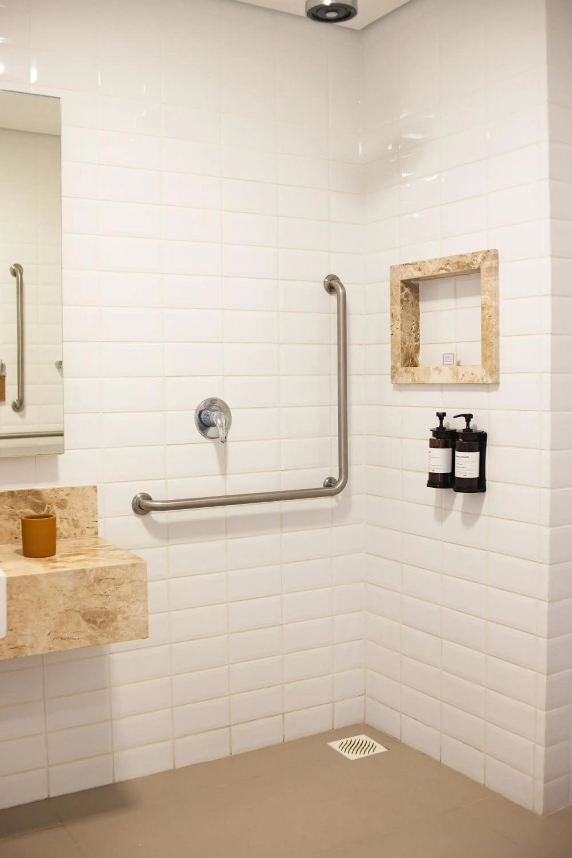 Bathroom in Pauli Boutique Hotel