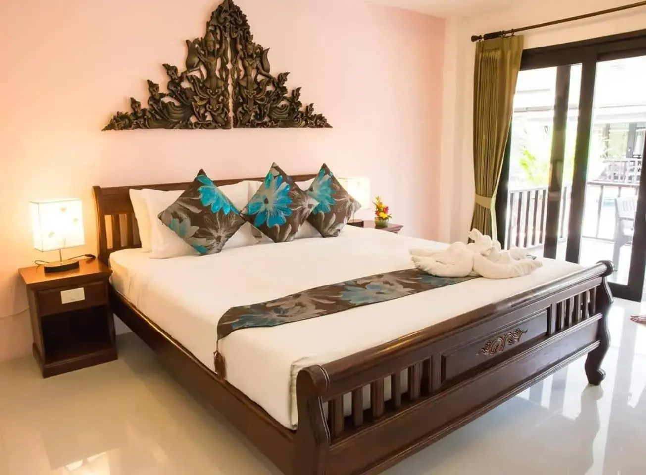 Grand Deluxe Double Room with Pool Access in The Florist Resort Grand Deluxe Double Room with Pool Access in The Florist Resort