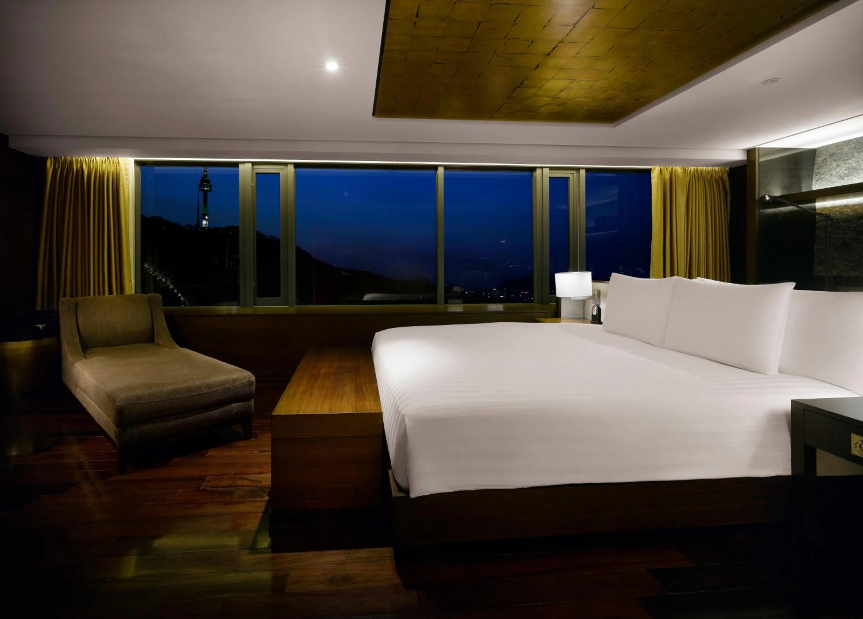 Bed in Banyan Tree Club & Spa Seoul