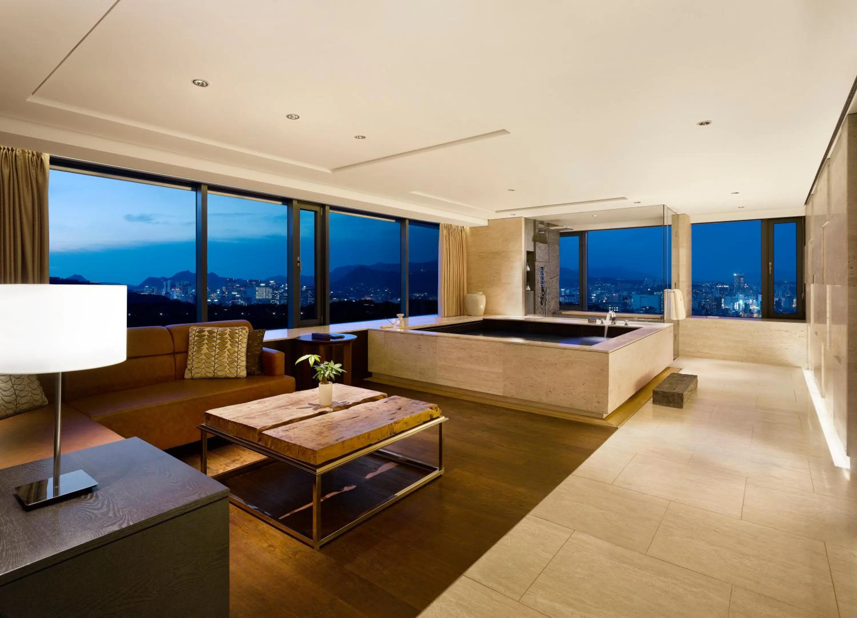 Hot Tub in Banyan Tree Club & Spa Seoul