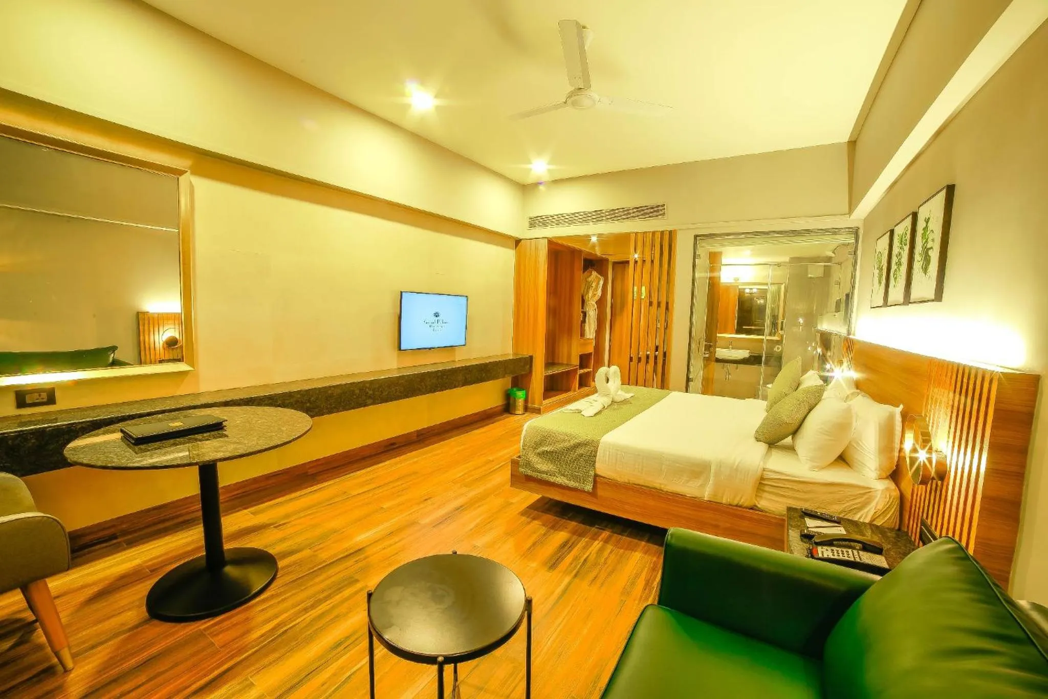 Photo of the whole room, Bed in Grand Palace Hotel & Spa