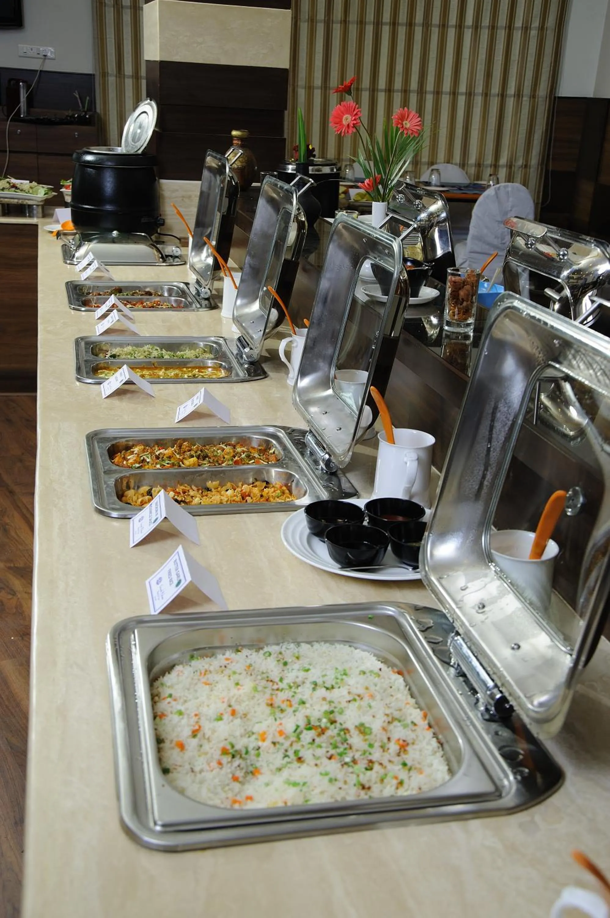 Restaurant/places to eat in Grand Palace Hotel & Spa