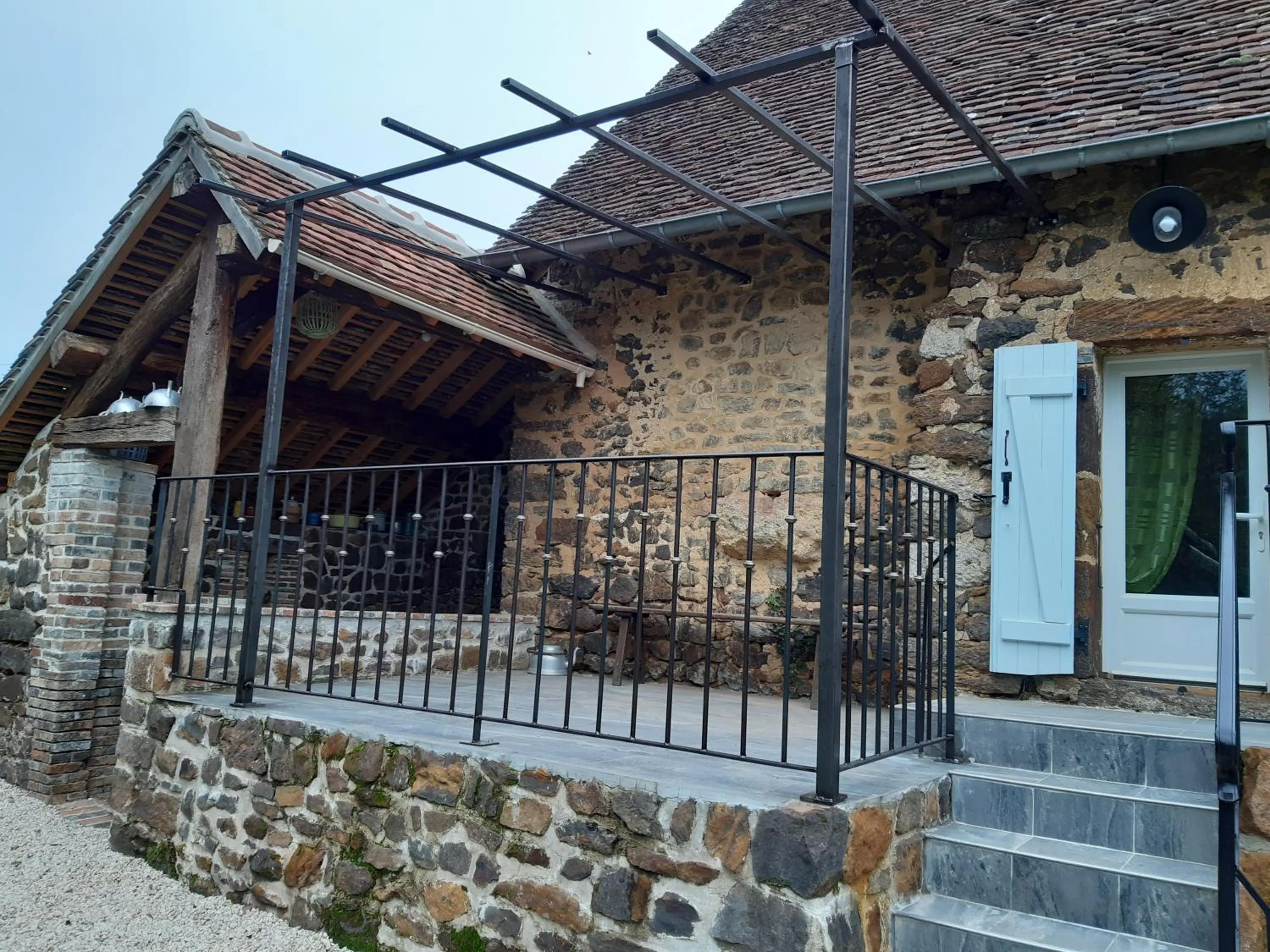 Property building in La Treille