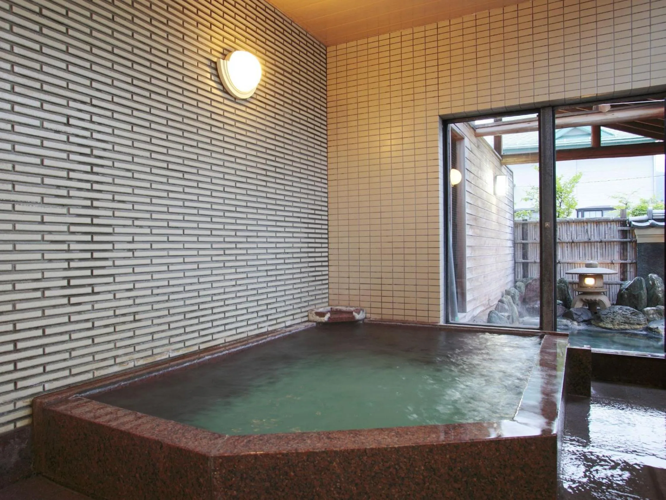 Hot Spring Bath in くさつのお宿 清重館 Kiyoshigekan 素泊りの宿