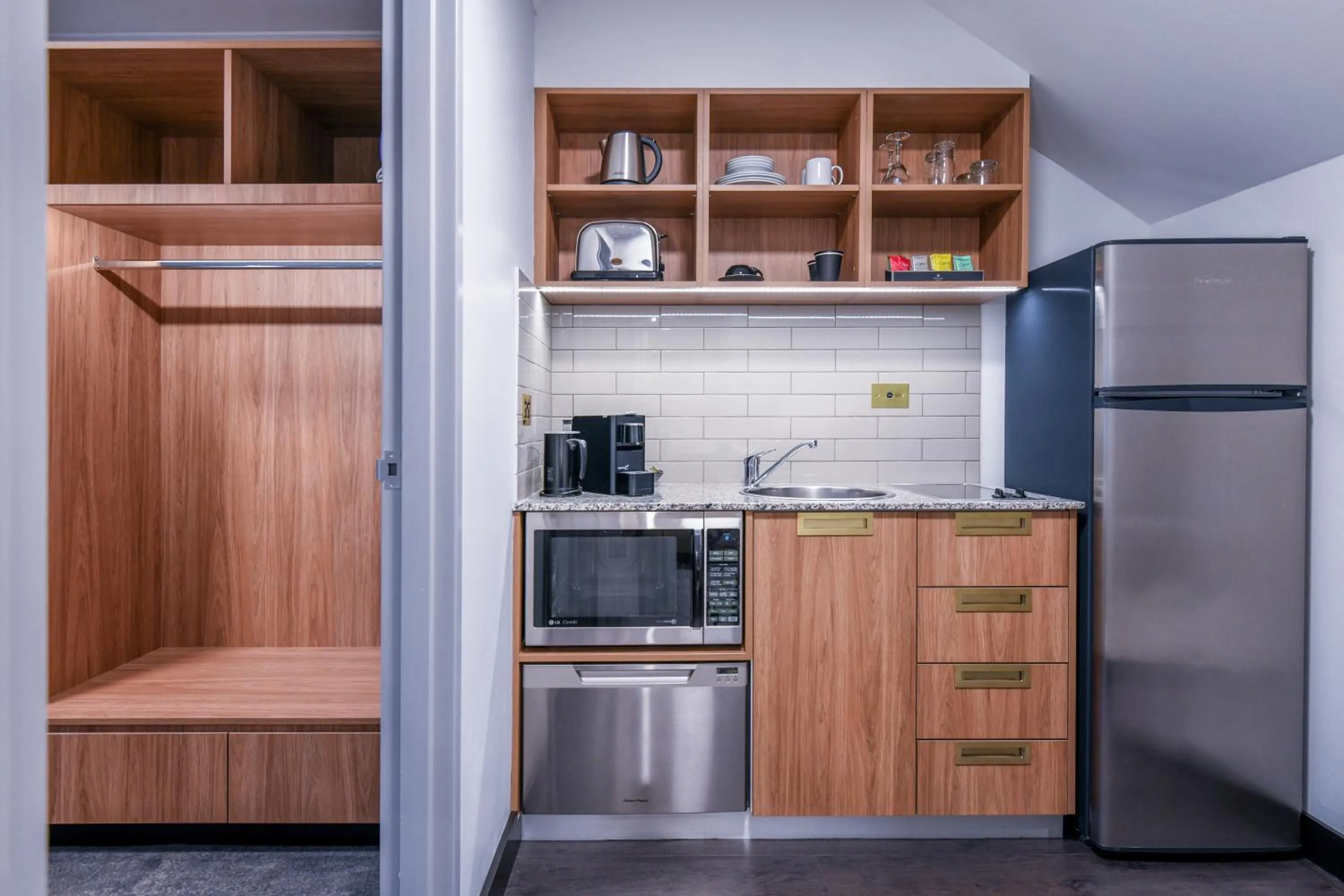 kitchen in Powerhouse Hotel Tamworth by Rydges