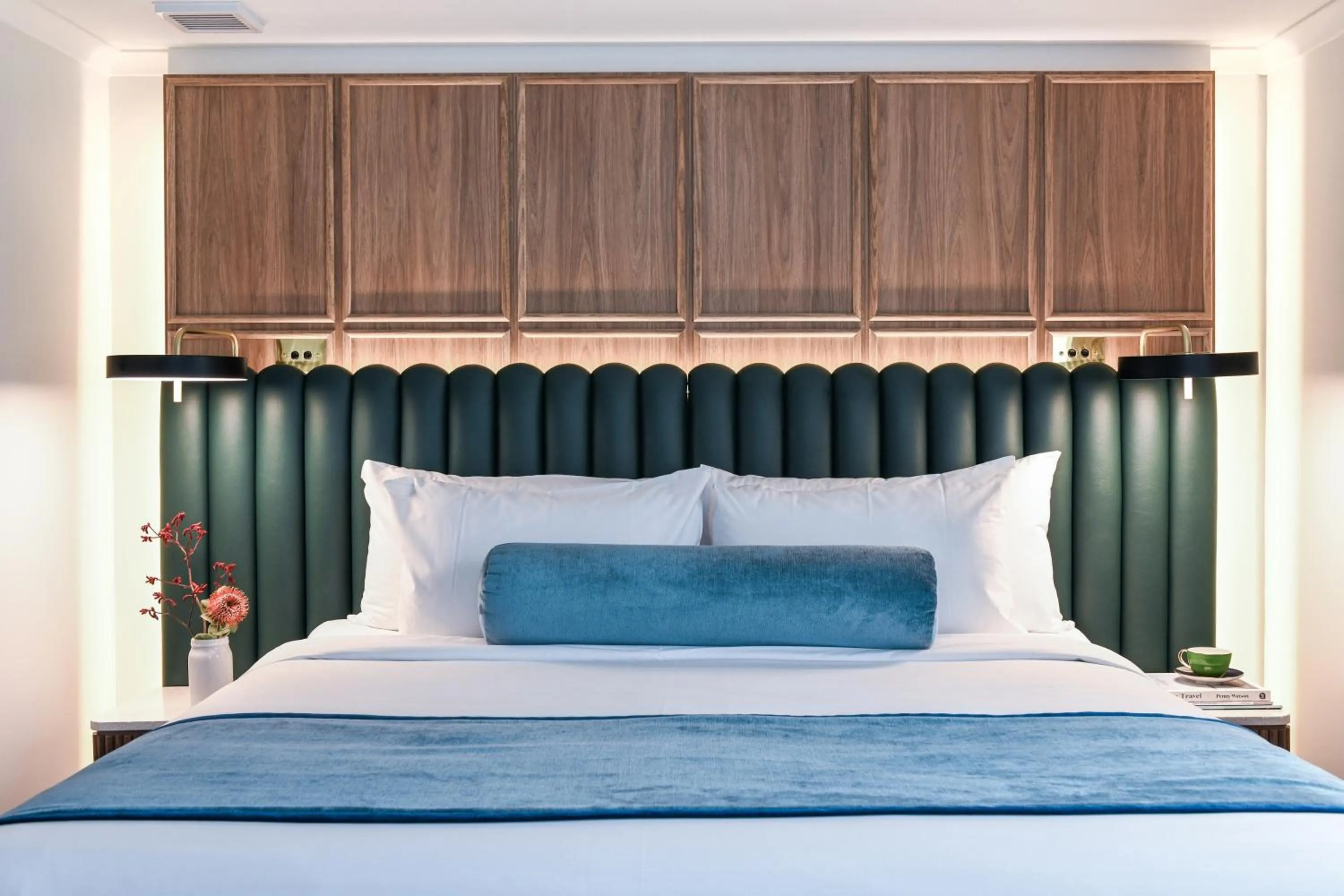 Bed in Powerhouse Hotel Tamworth by Rydges