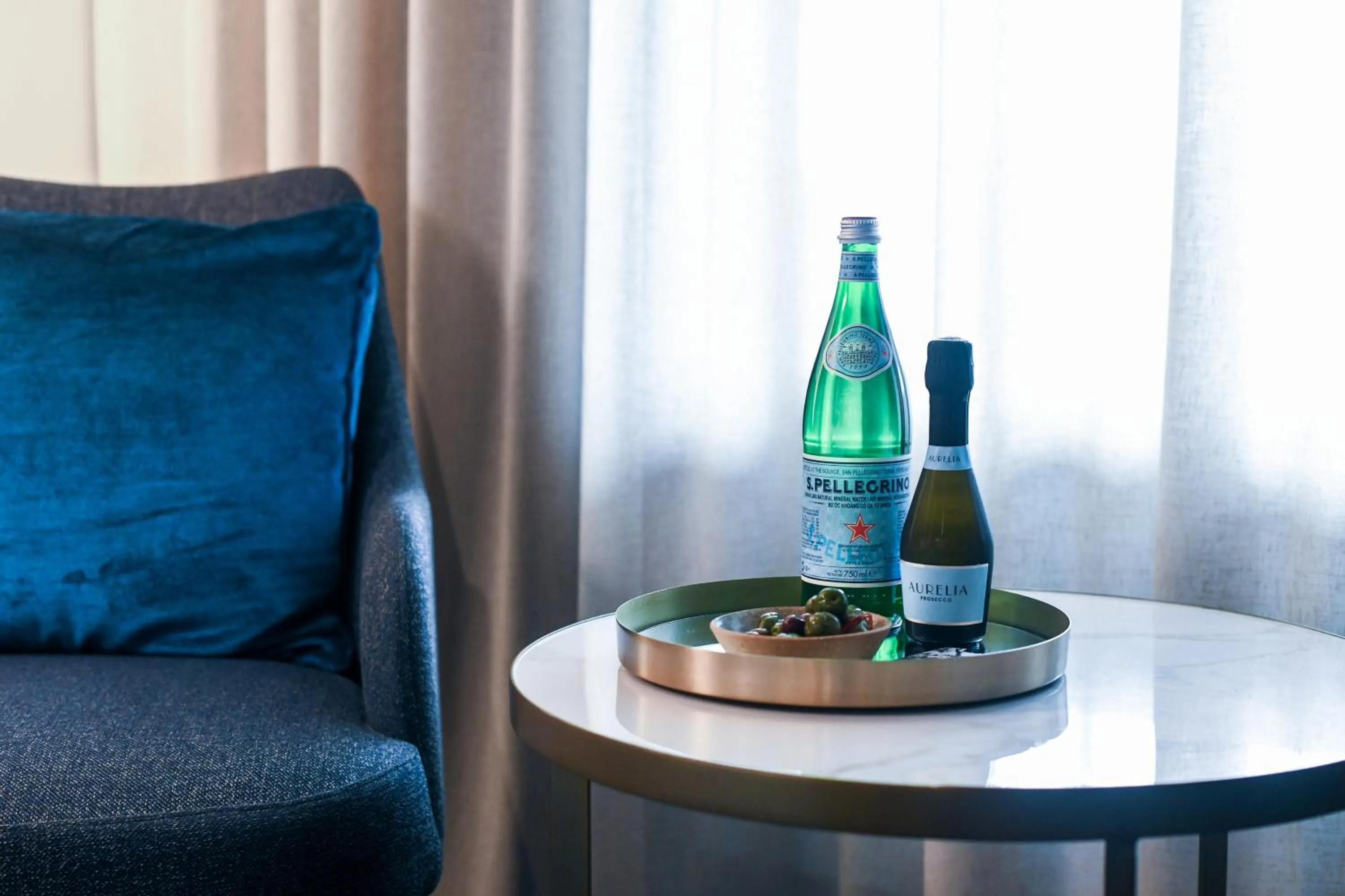 room service in Powerhouse Hotel Tamworth by Rydges