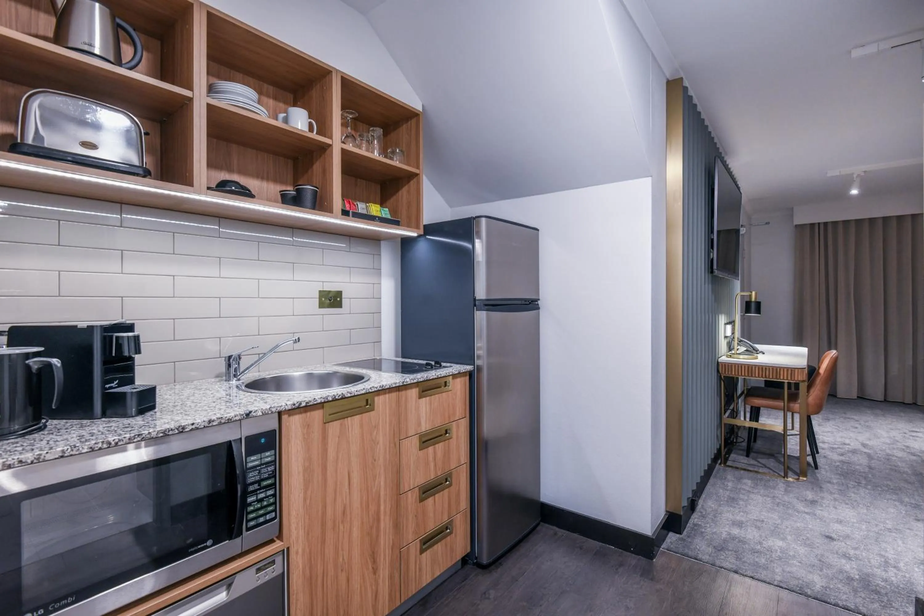 kitchen in Powerhouse Hotel Tamworth by Rydges