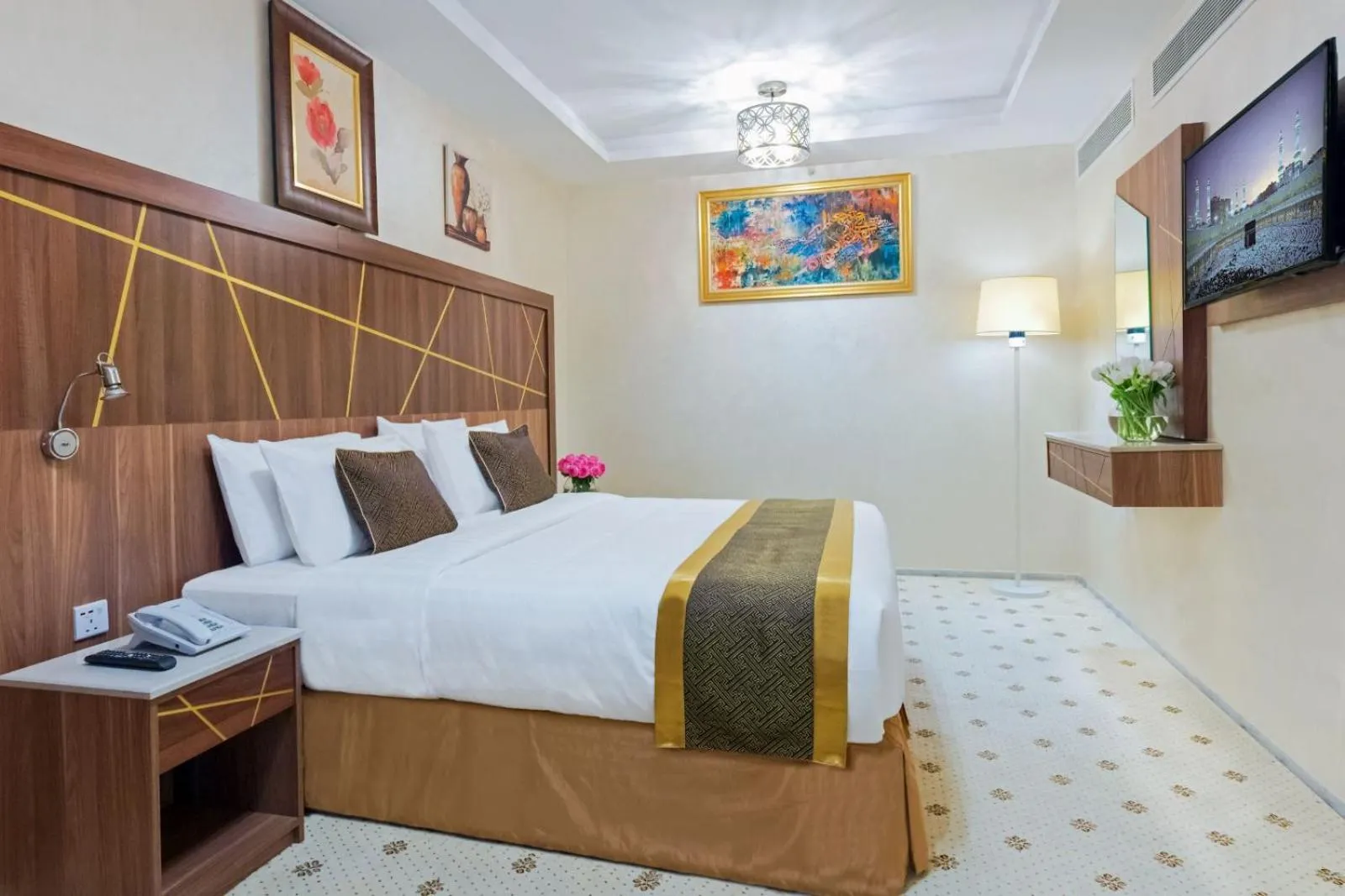 Bed in Palestine Hotel Makkah