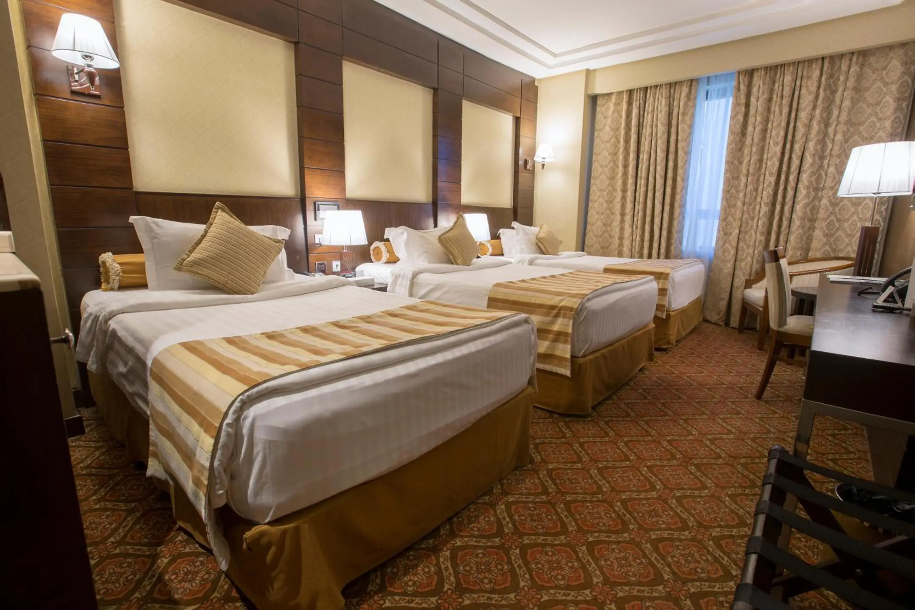 Standard Triple Room in Ruve Al Madinah Hotel Standard Triple Room in Ruve Al Madinah Hotel