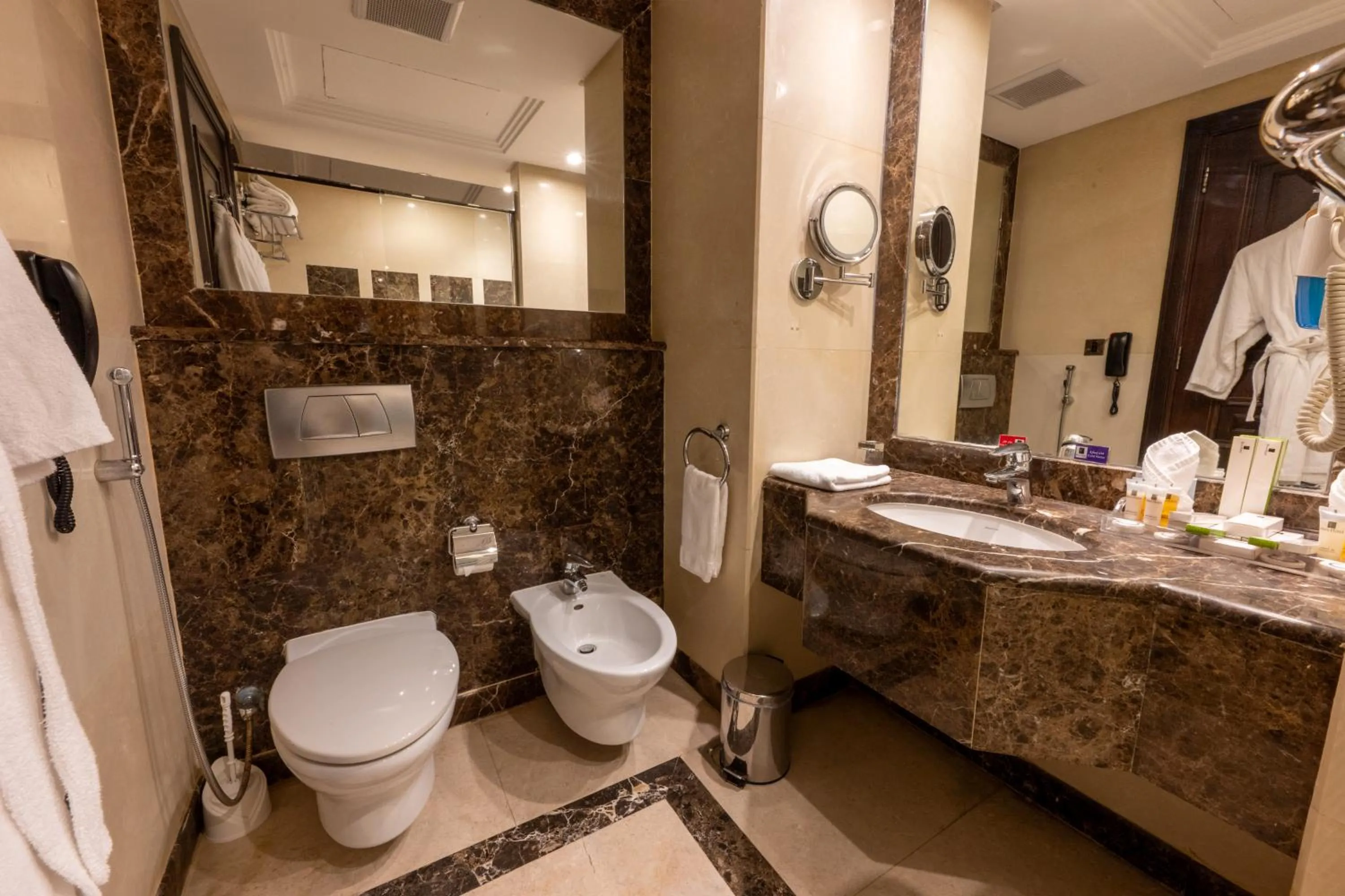 Bathroom in Ruve Al Madinah Hotel