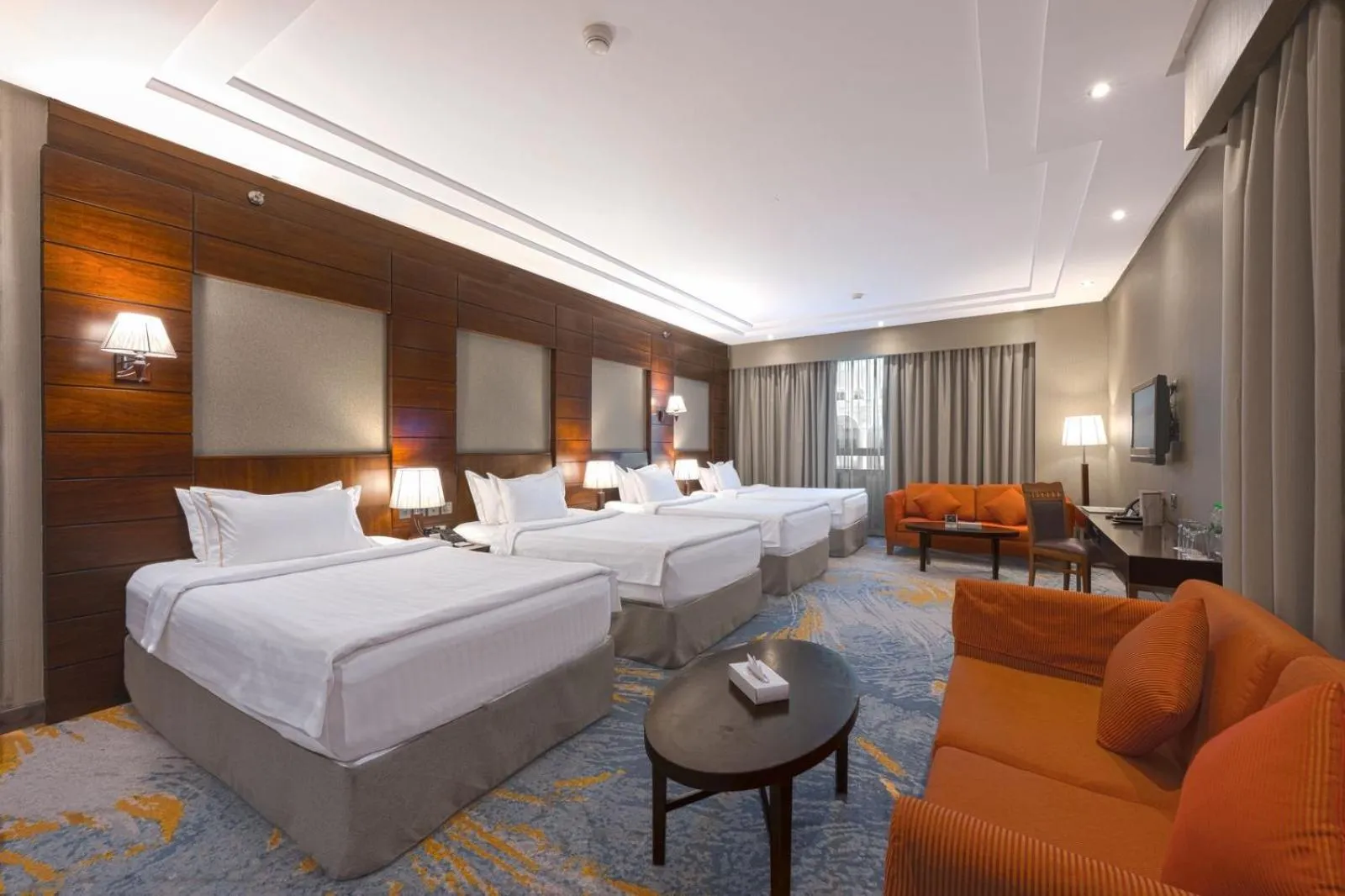 Bed in Ruve Al Madinah Hotel