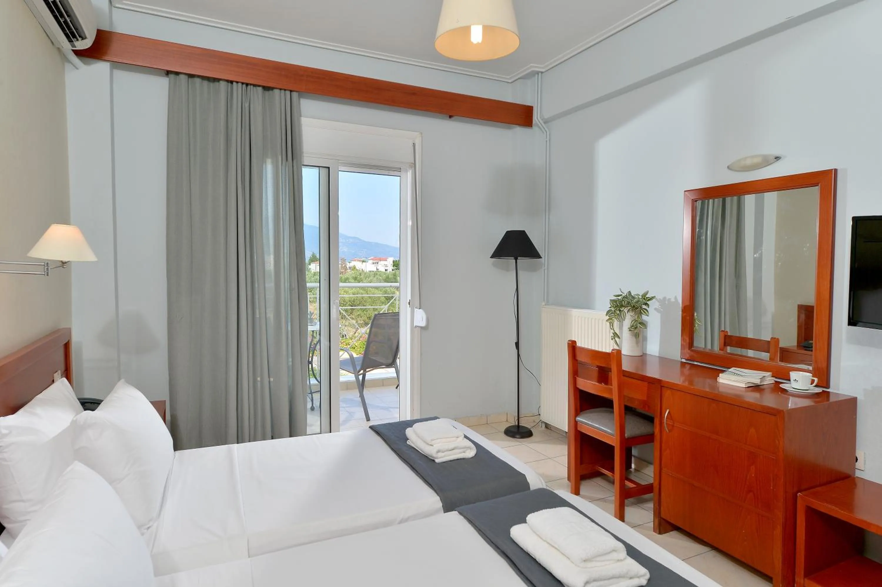 Bed in Hotel Kalloni