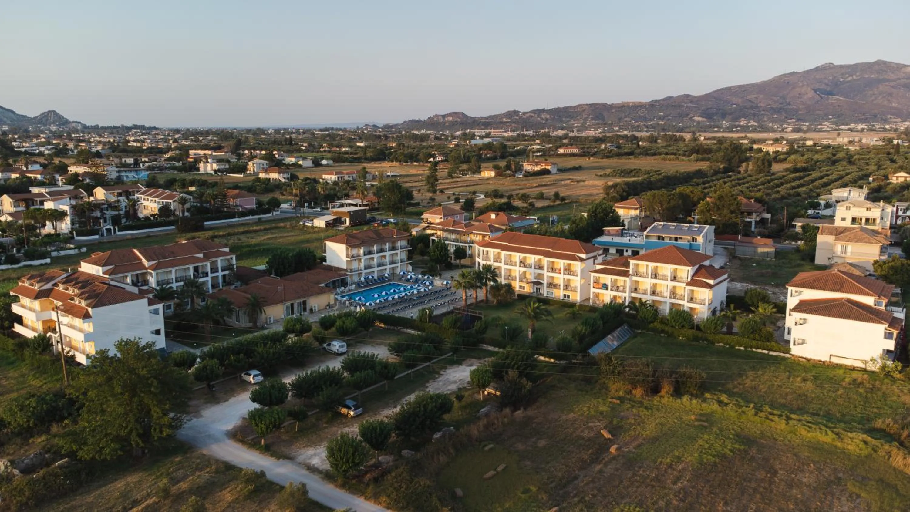 Property building in Village Inn Studios & Family Apartments