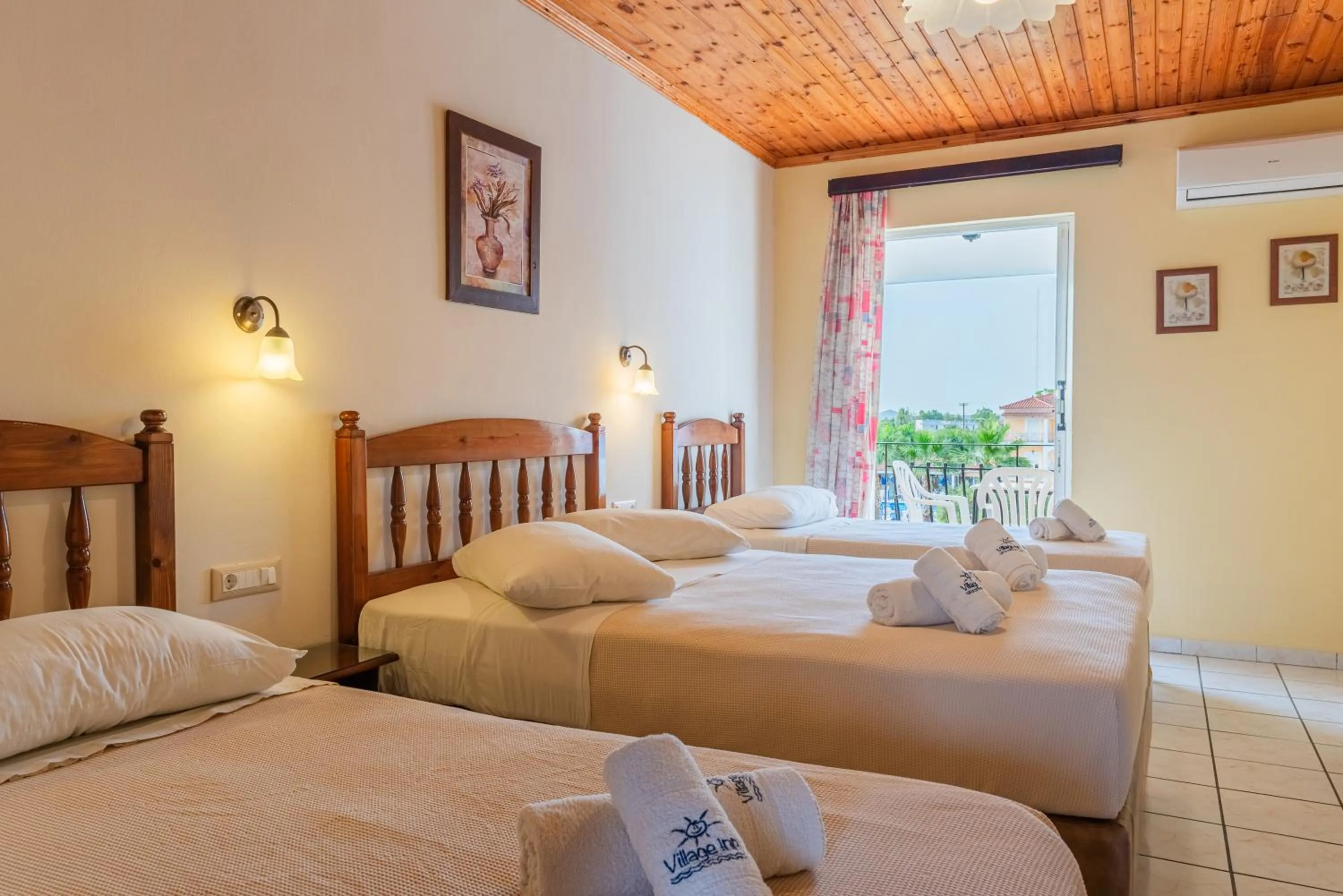 Bedroom, Bed in Village Inn Studios & Family Apartments