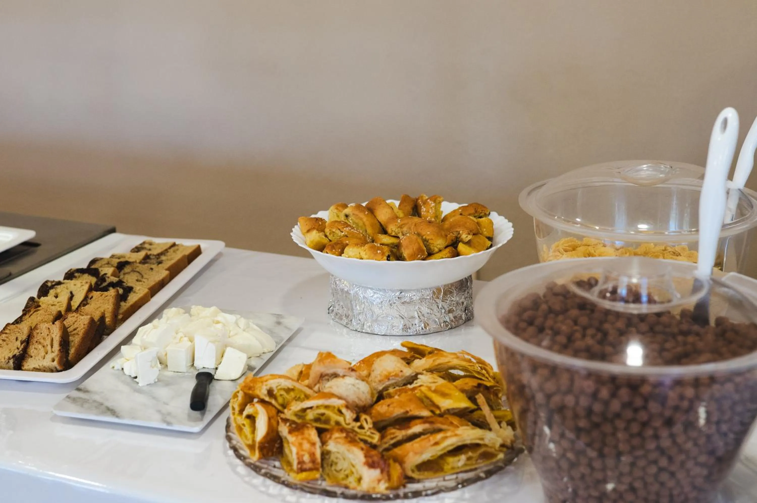 Buffet breakfast in Village Inn Studios & Family Apartments