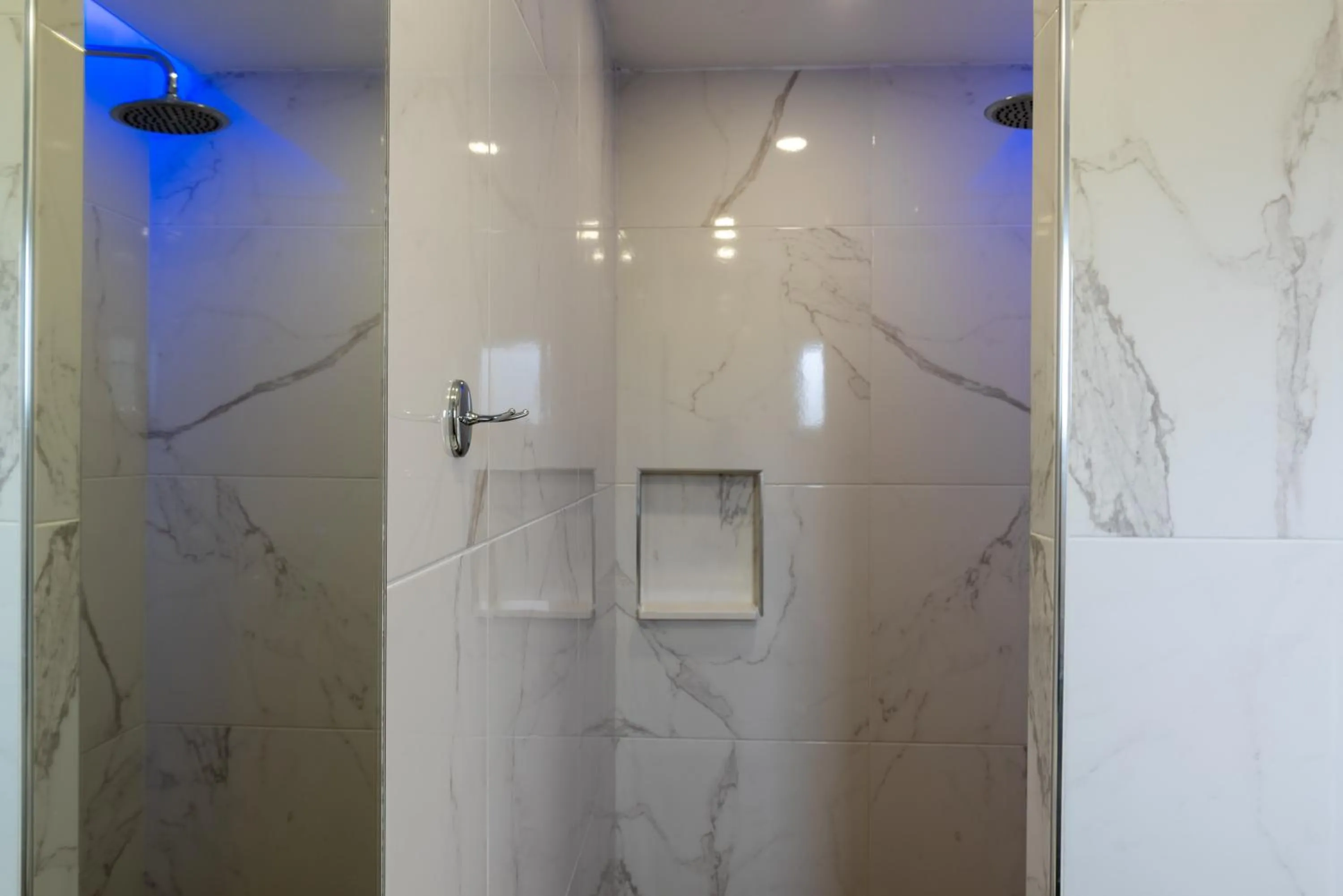 Shower in Village Inn Studios & Family Apartments