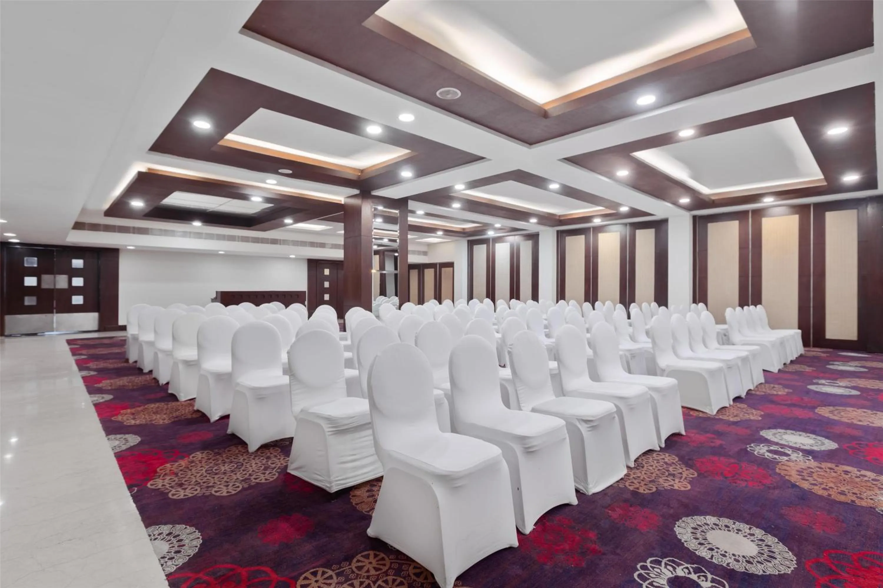 Banquet/Function facilities in Country Inn & Suites by Radisson, Gurugram Sector 12