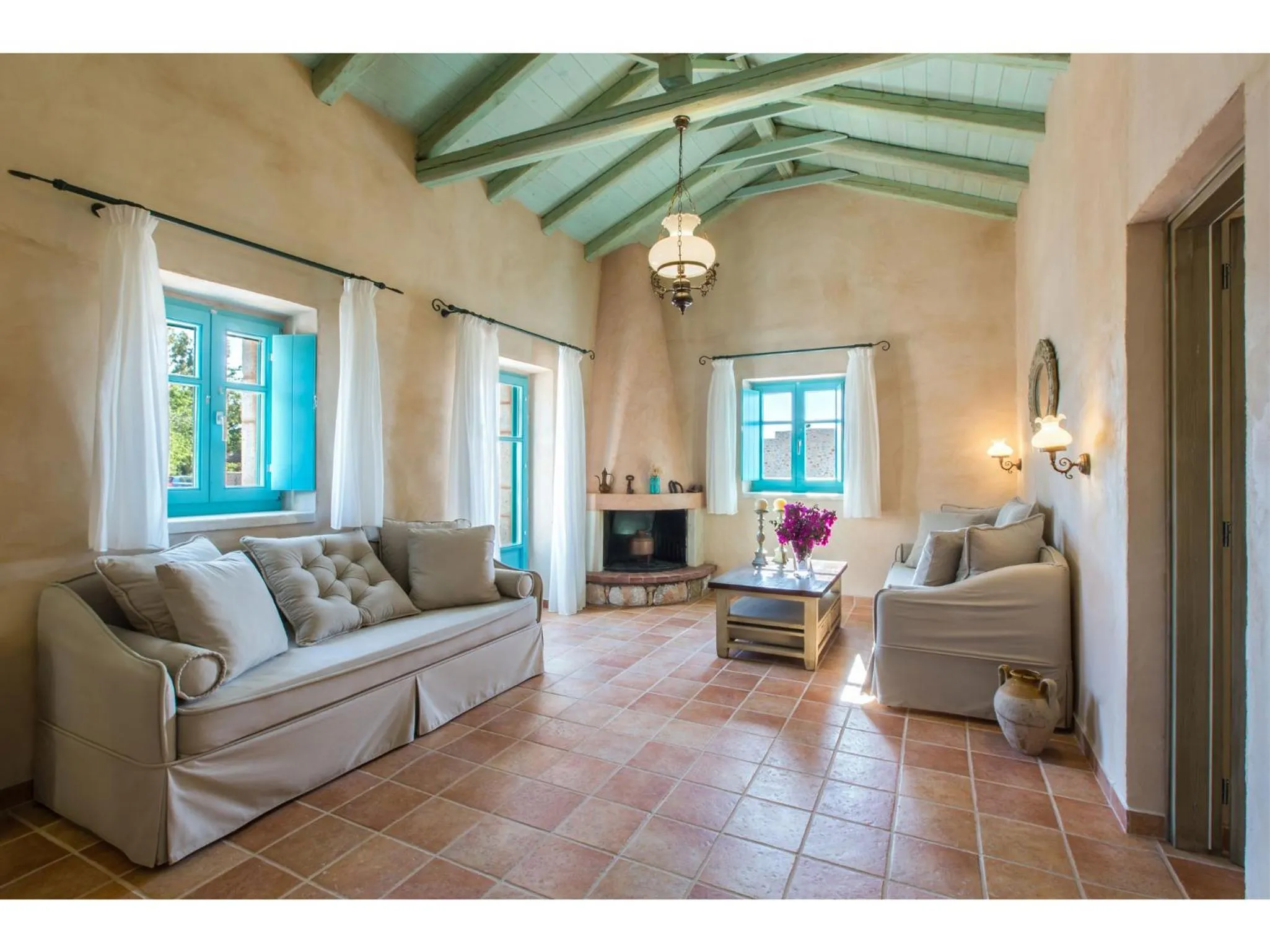 Photo of the whole room in Pandora