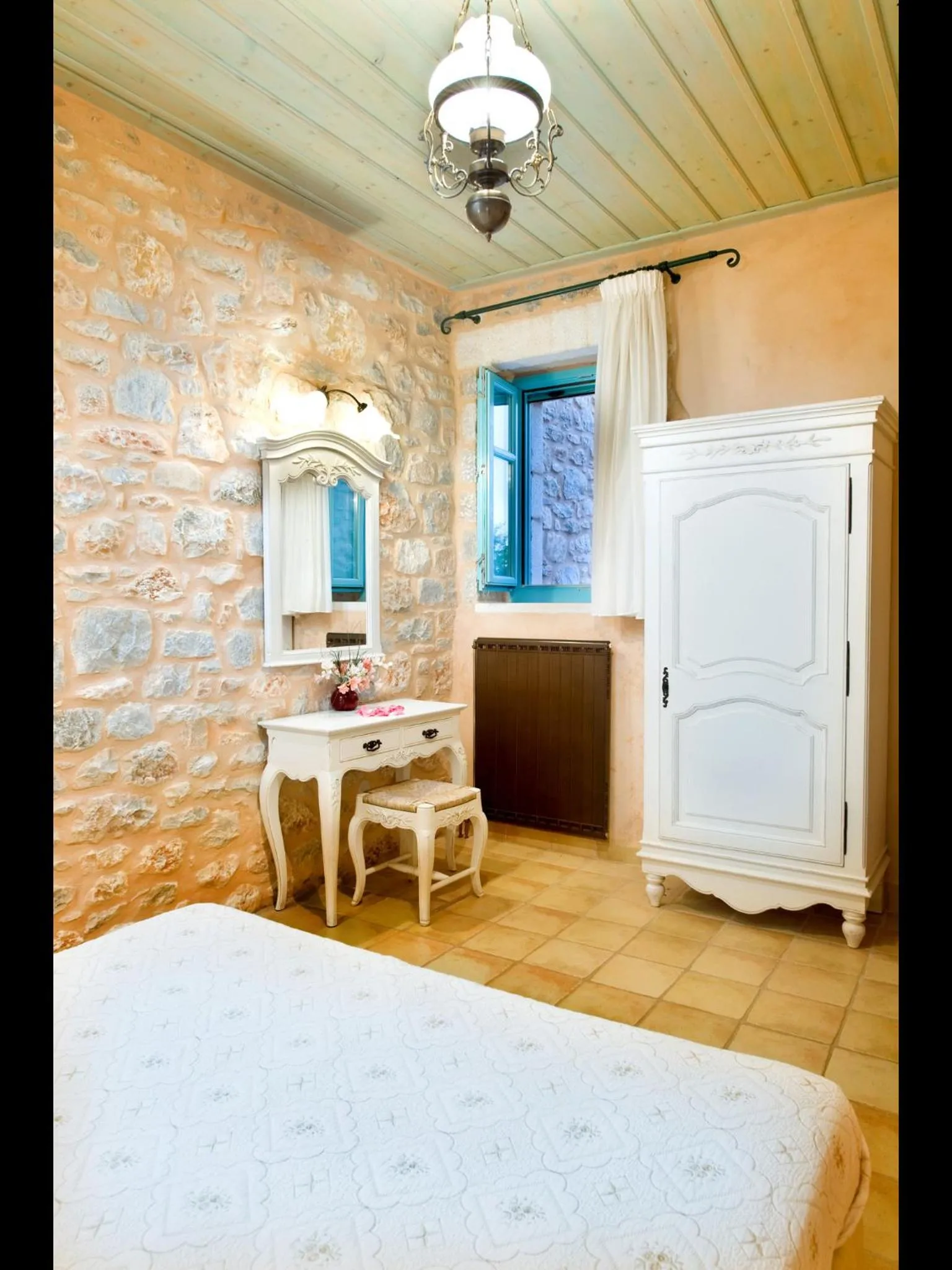 Bedroom, Bed in Pandora