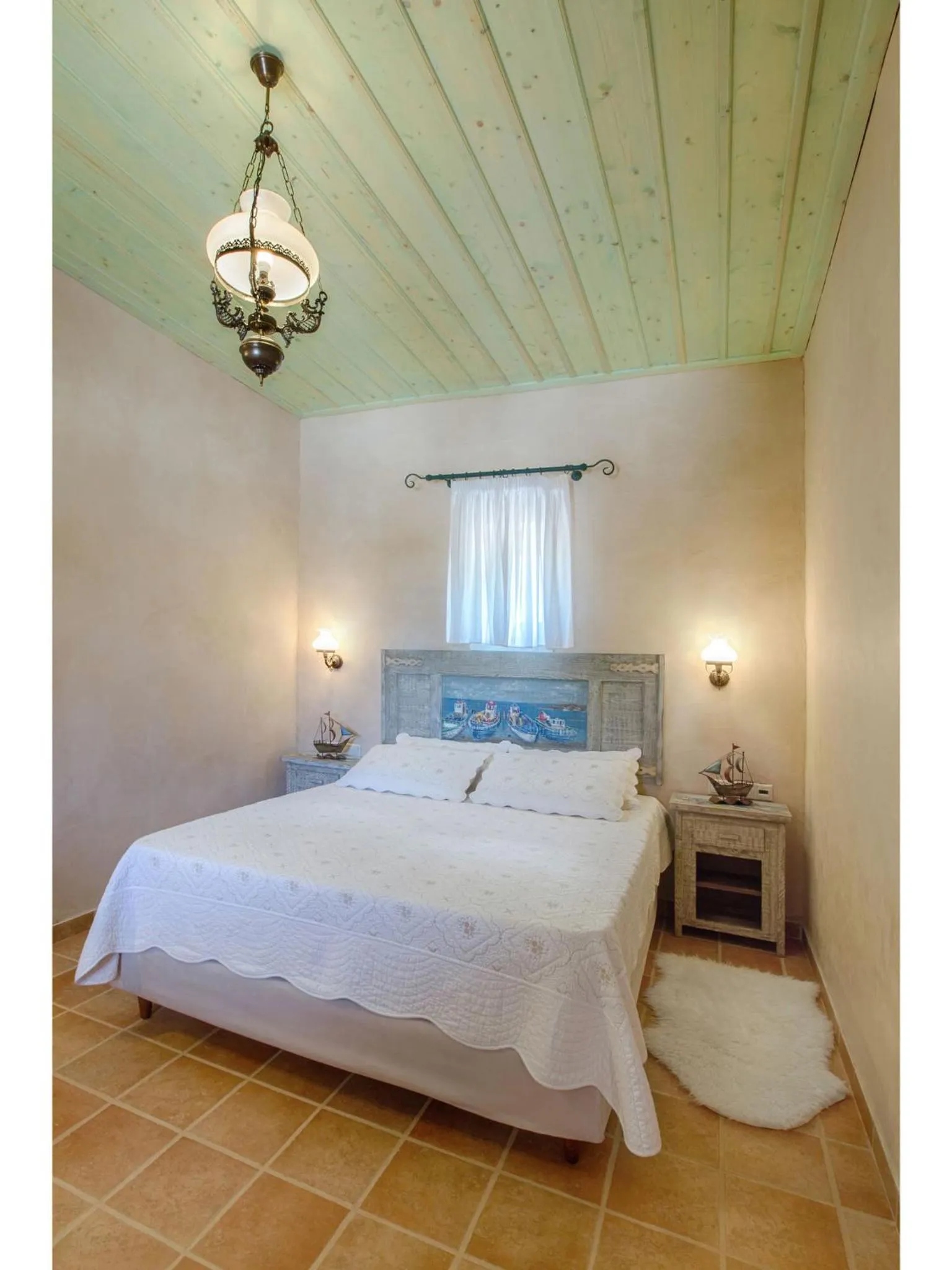 Bedroom, Bed in Pandora