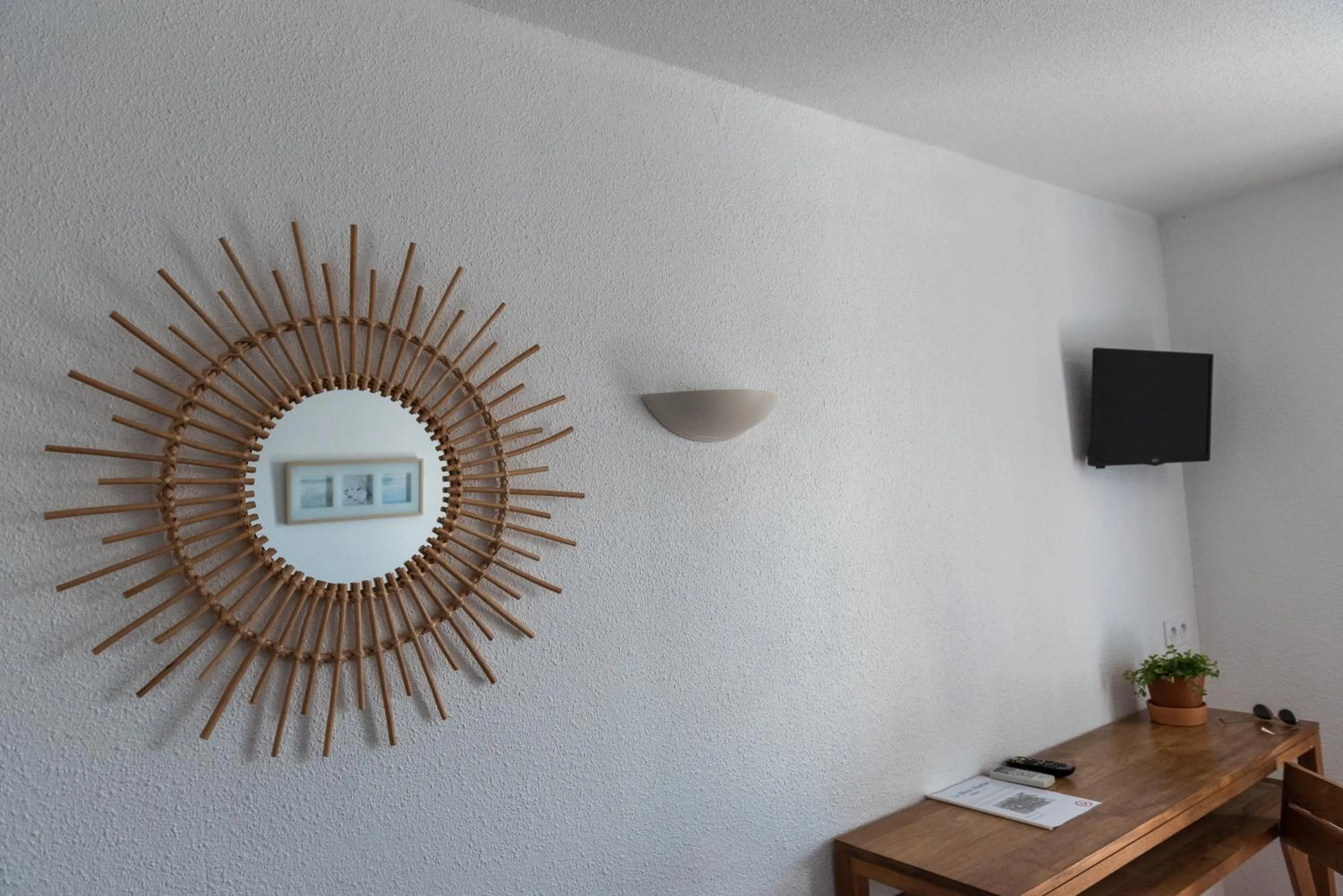 TV and multimedia in Hotel Le Bleu Marine