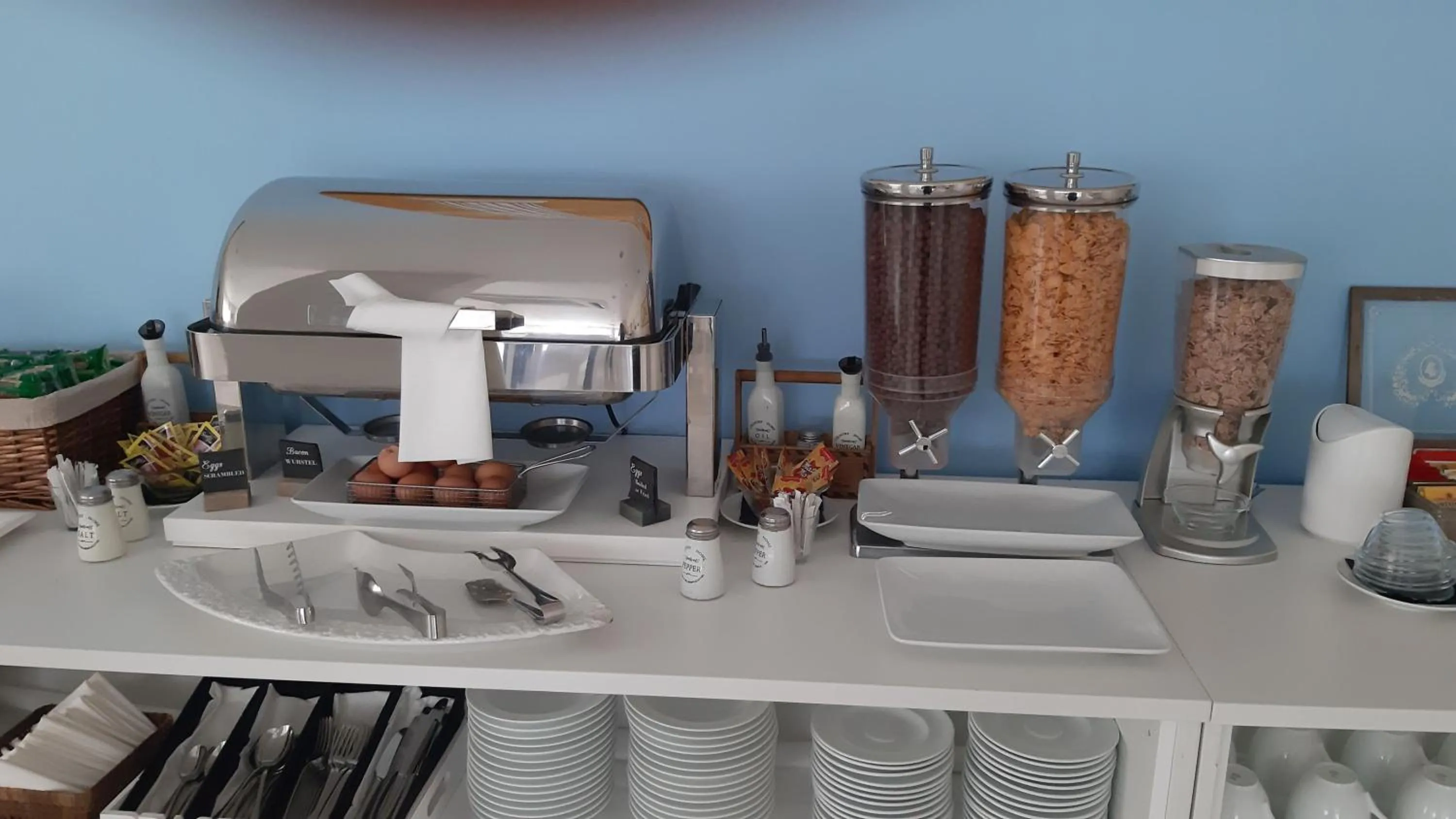 Buffet breakfast in Sidari Beach Hotel